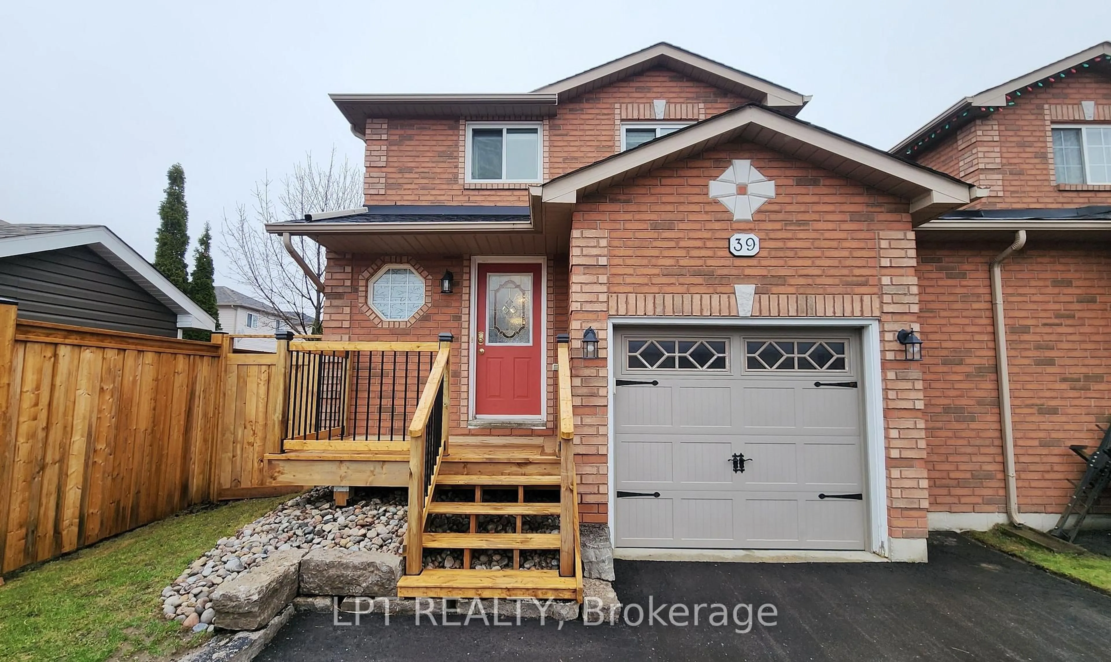 Home with brick exterior material, street for 39 Raymond Cres, Barrie Ontario L4N 0X6