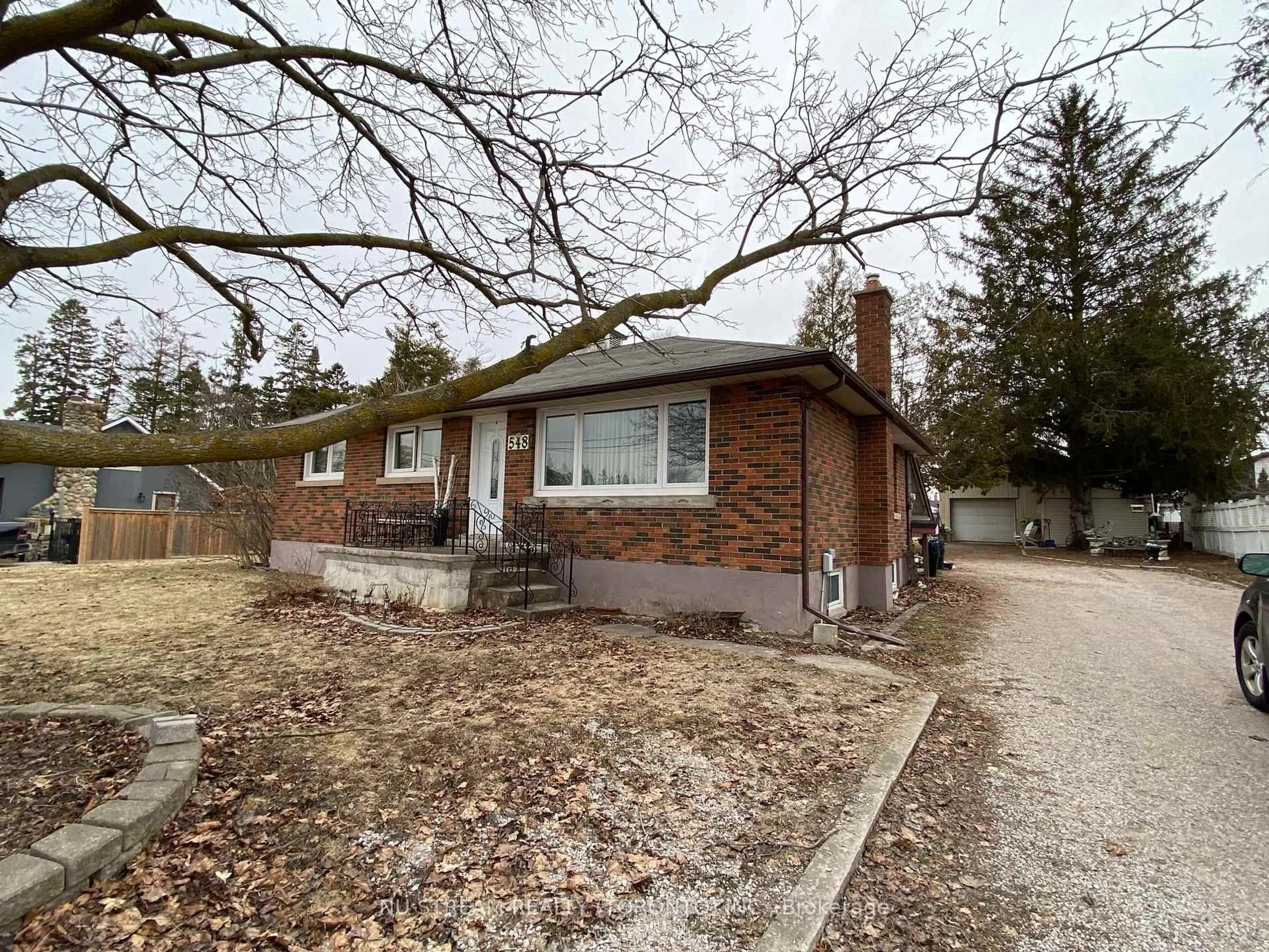 Home with brick exterior material, street for 548 Big Bay Point Rd, Barrie Ontario L4N 3Z5