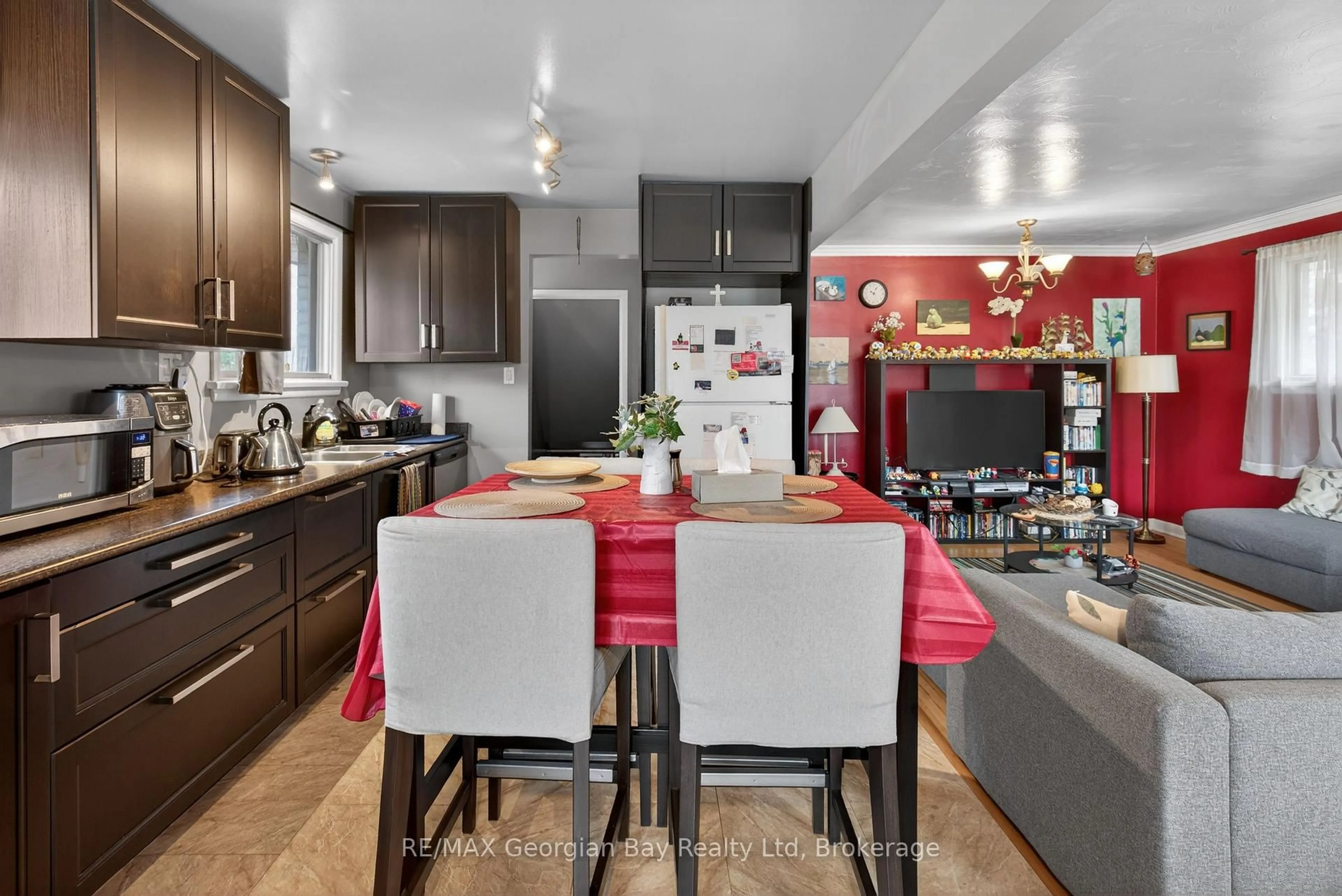 Open concept kitchen, unknown for 320 Scott St, Midland Ontario L4R 2N1