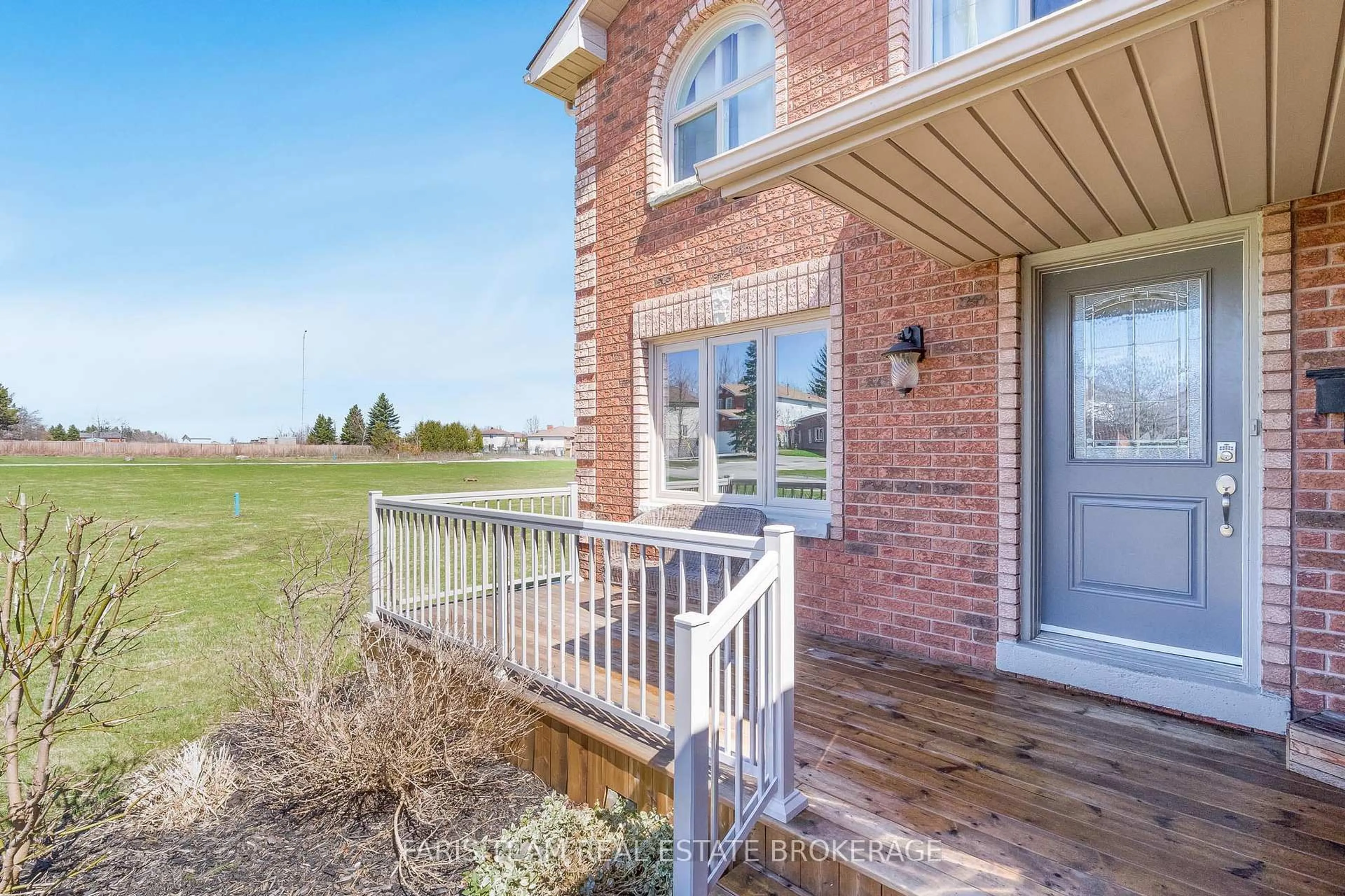 Home with brick exterior material, water/lake/river/ocean view for 409 Anne St, Barrie Ontario L4N 7A4