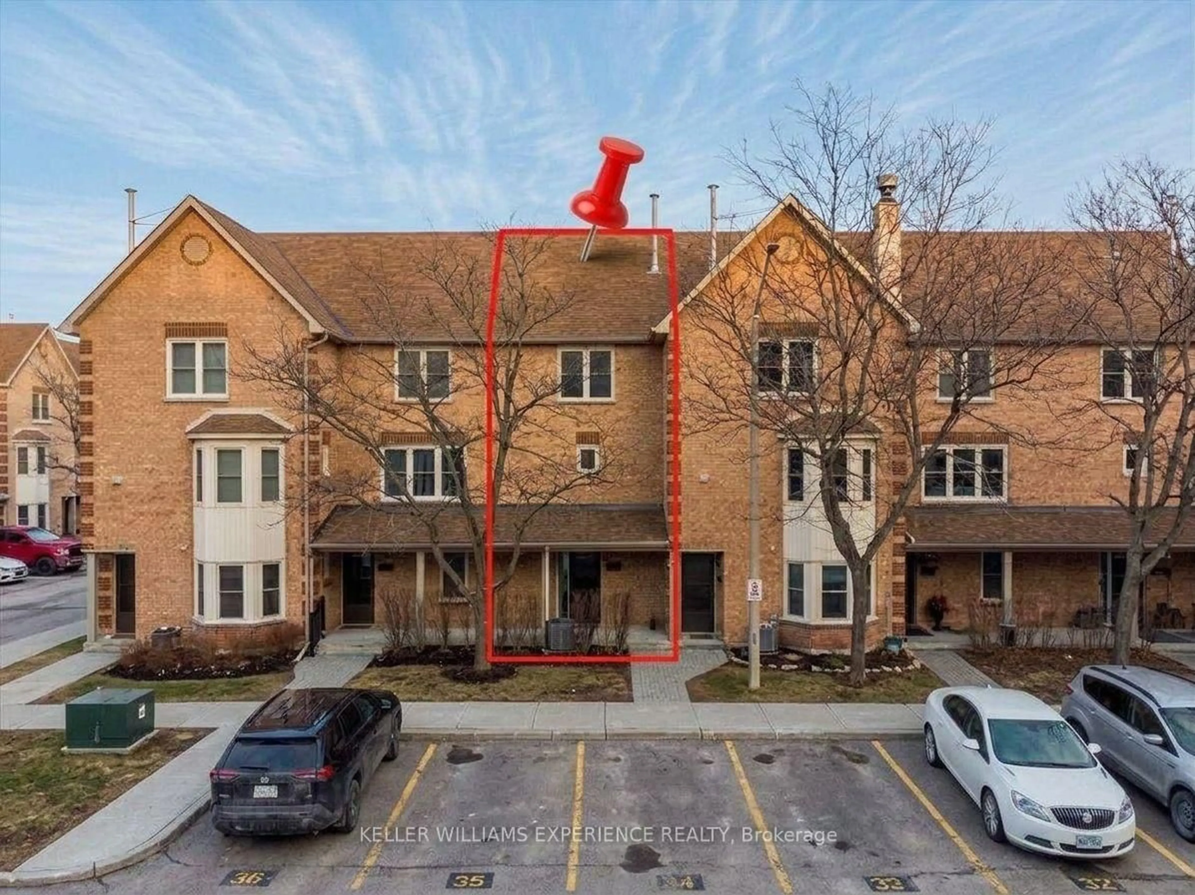 A pic from outside/outdoor area/front of a property/back of a property/a pic from drone, unknown for 119 D'ambrosio Dr #34, Barrie Ontario L4N 7R7