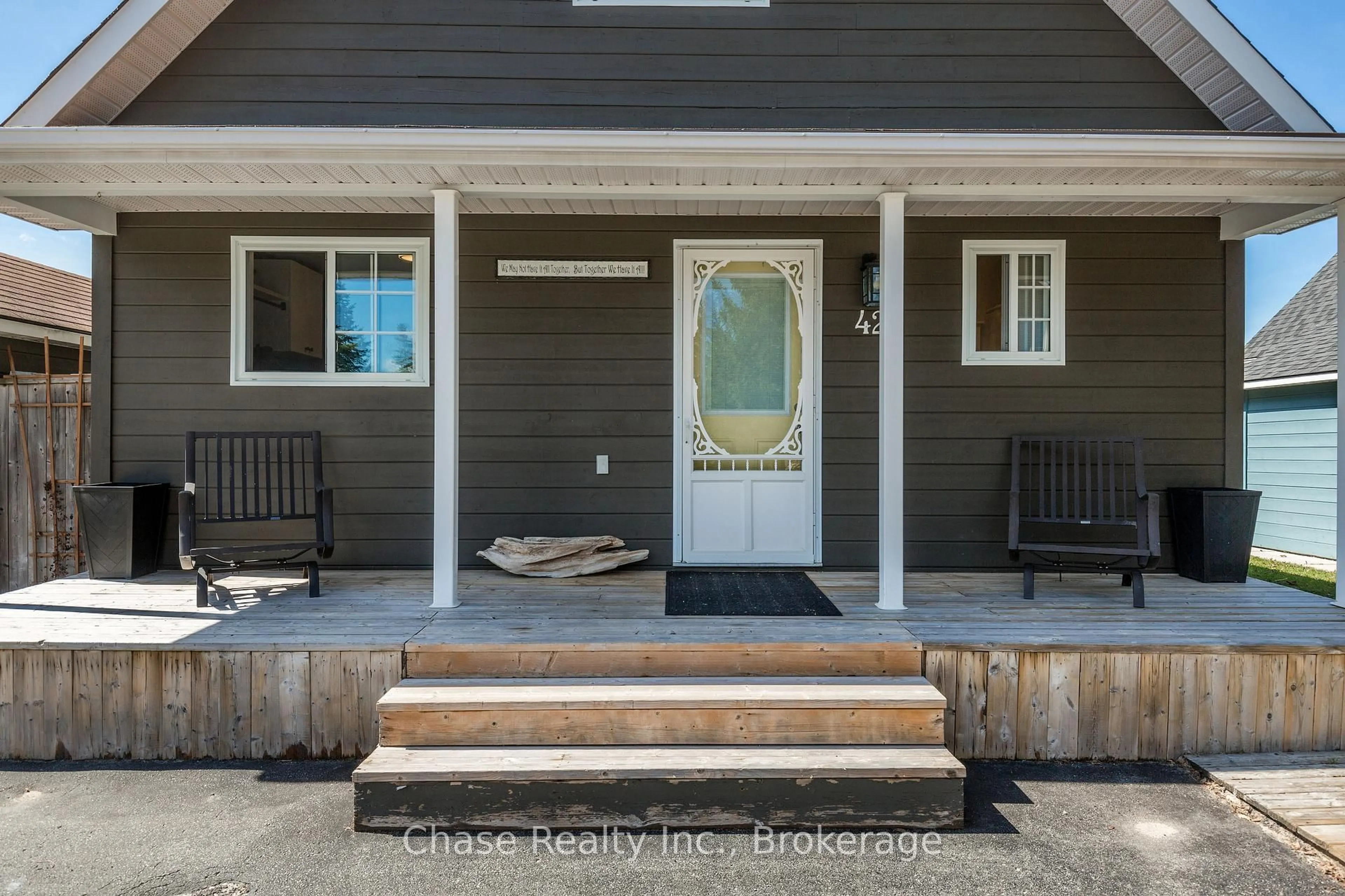 Indoor entryway for 42 Madawaska Tr, Wasaga Beach Ontario L9Z 1X7