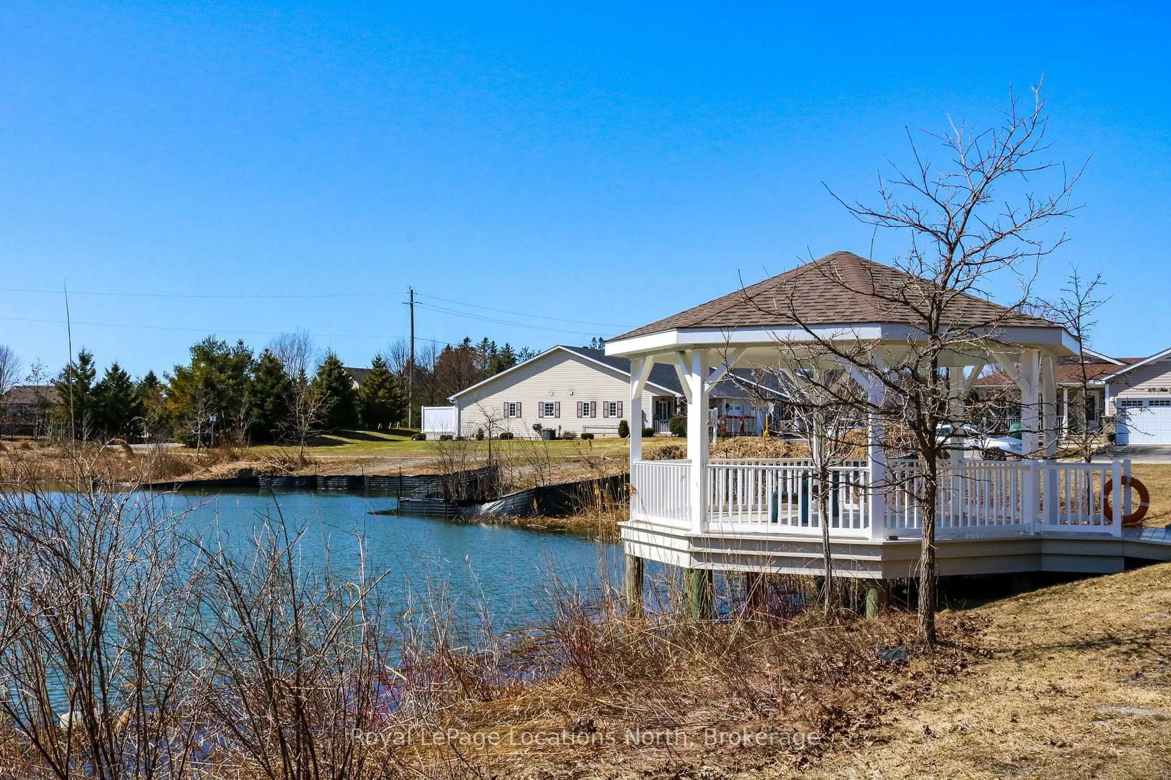Patio, water/lake/river/ocean view for 54 New York Ave, Wasaga Beach Ontario L9Z 3A8
