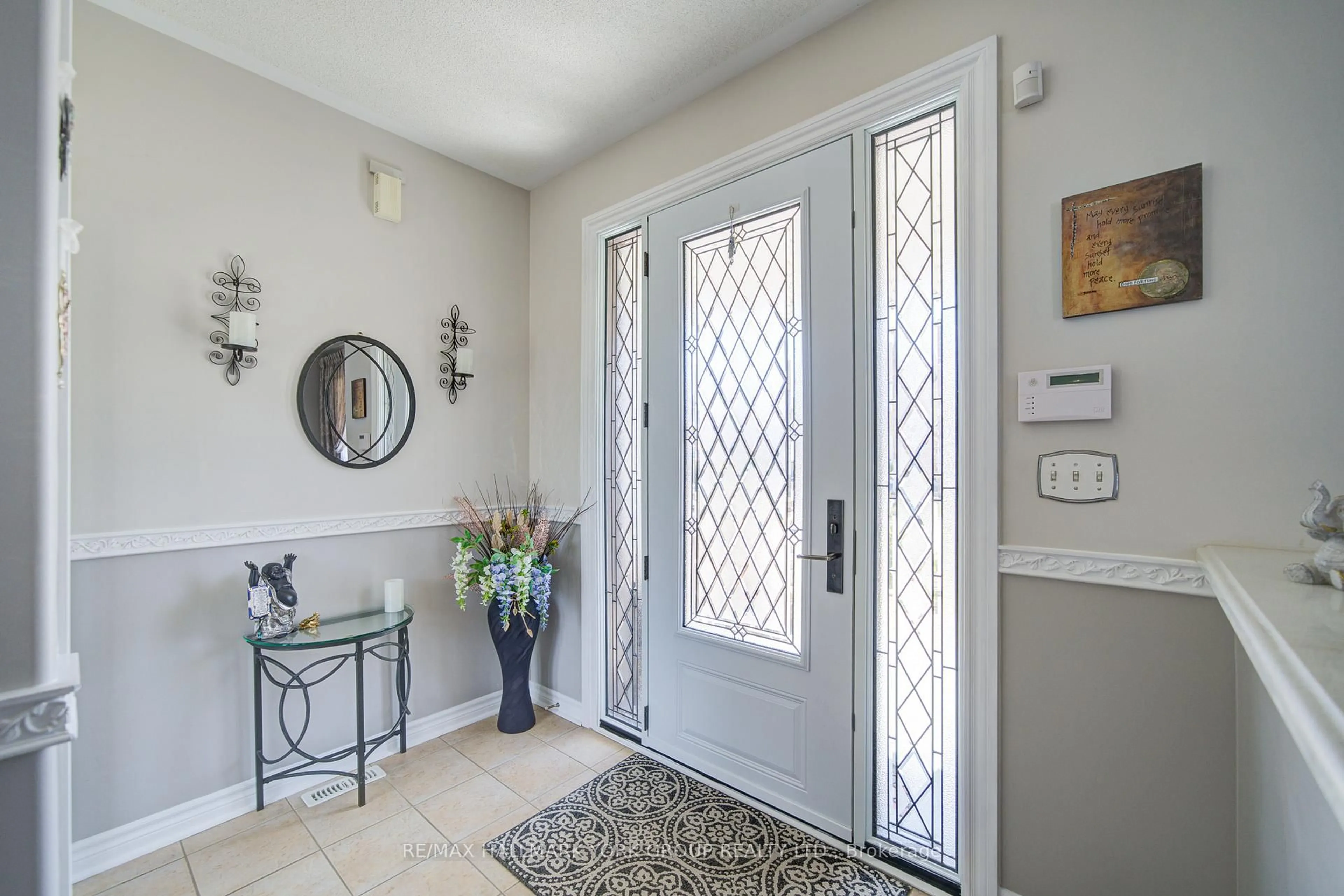 Indoor entryway for 26 Regalia Way, Barrie Ontario L4M 7H7