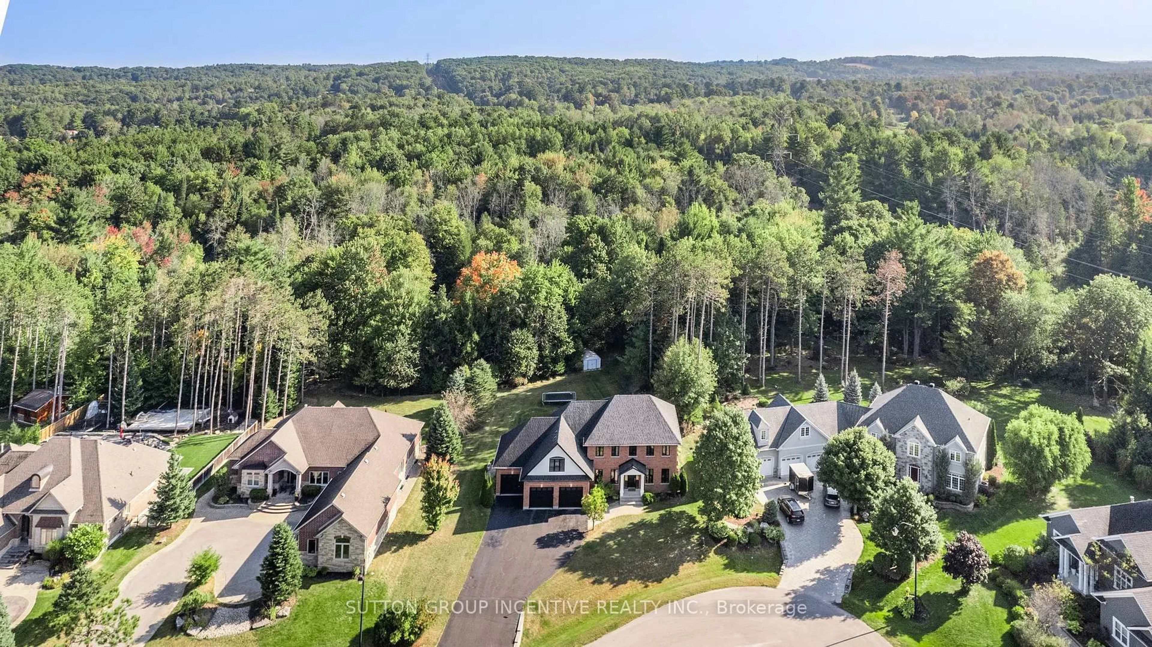 A pic from outside/outdoor area/front of a property/back of a property/a pic from drone, mountain view for 38 Lilac Lane, Springwater Ontario L9S 2B5
