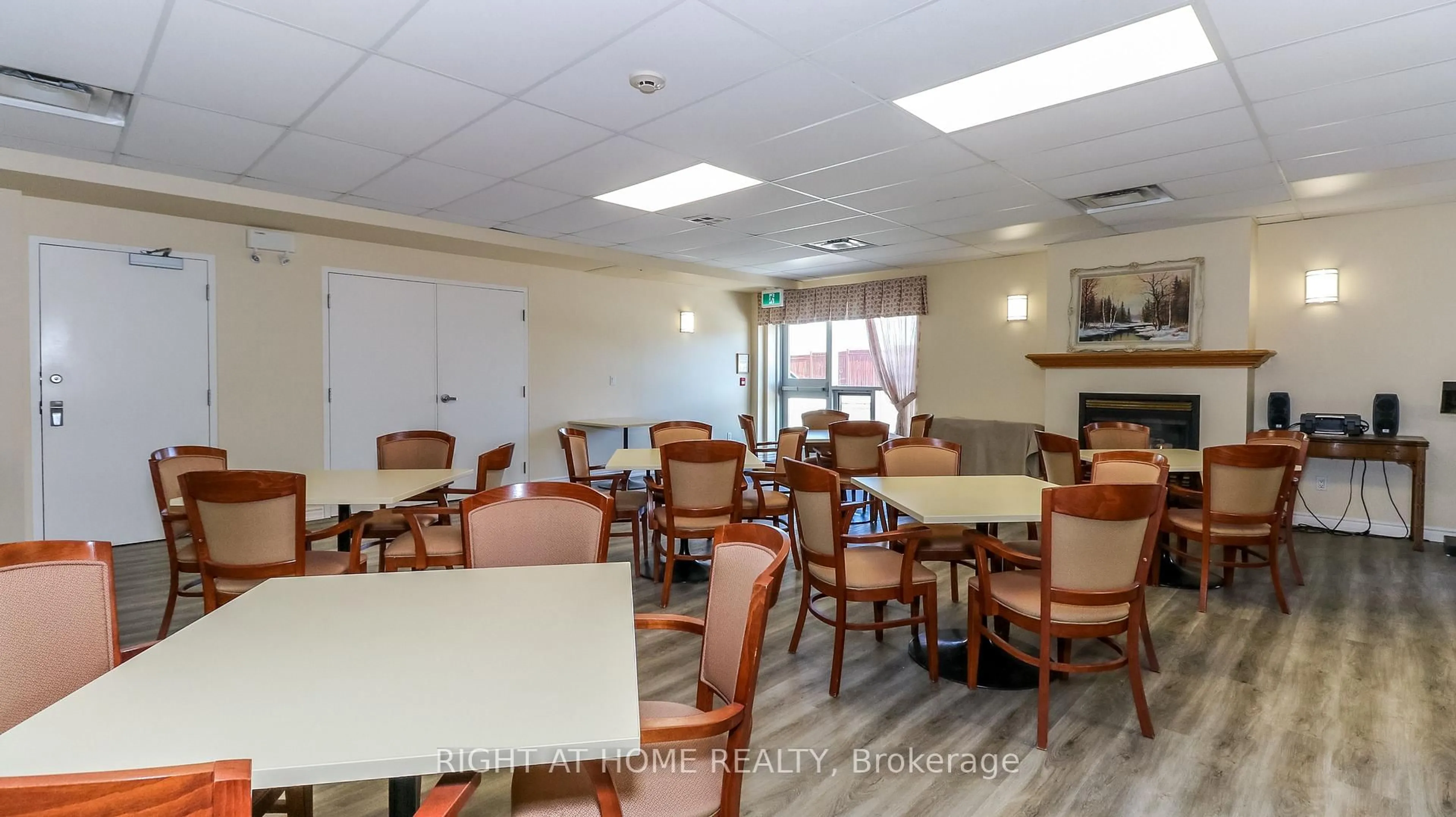 Dining room, unknown for 94 DEAN Ave #505, Barrie Ontario L4N 0M3