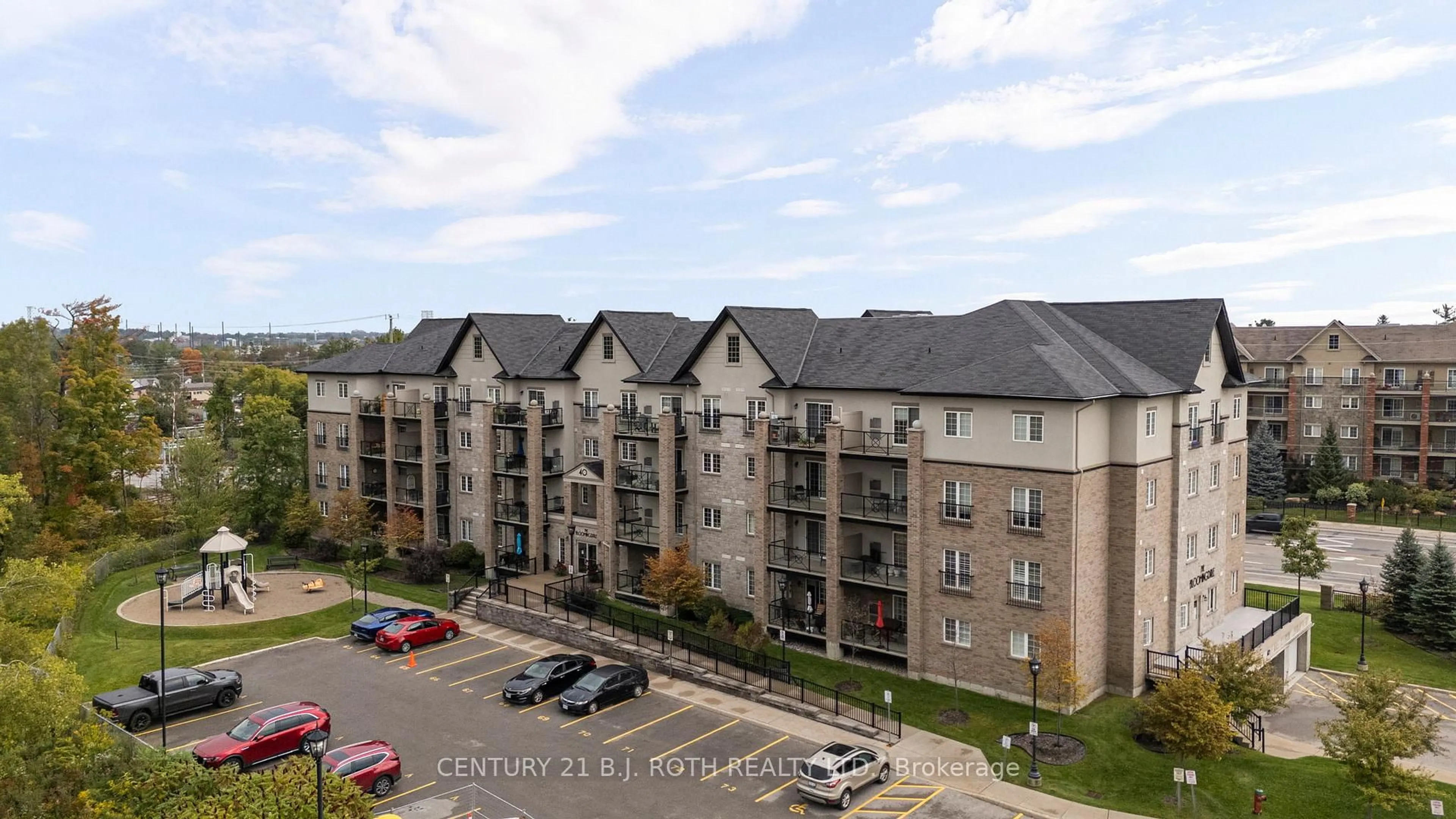 A pic from outside/outdoor area/front of a property/back of a property/a pic from drone, city buildings view from balcony for 40 FERNDALE Dr #204, Barrie Ontario L4N 2L3