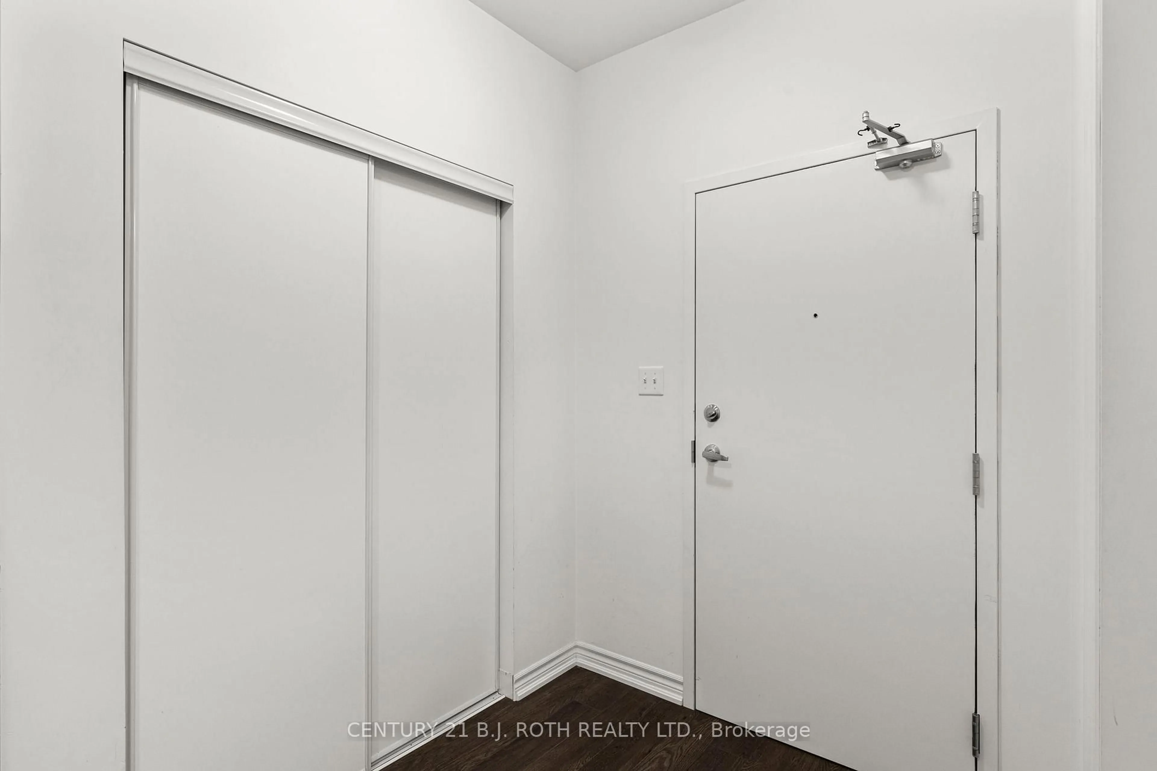 Unknown for 40 FERNDALE Dr #204, Barrie Ontario L4N 2L3