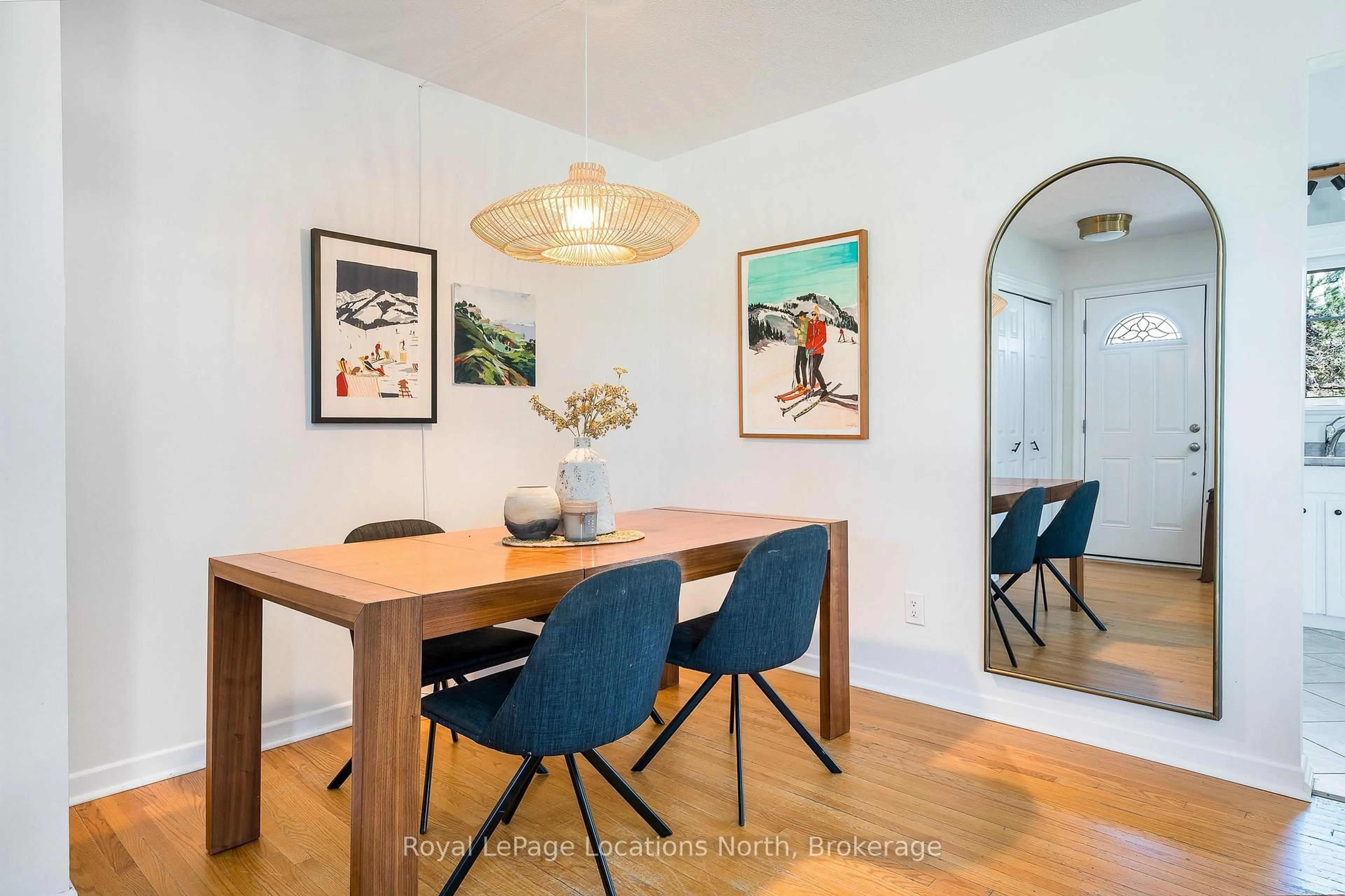 Dining room, wood/laminate floor for 12 Bryan Dr, Collingwood Ontario L9Y 2K7