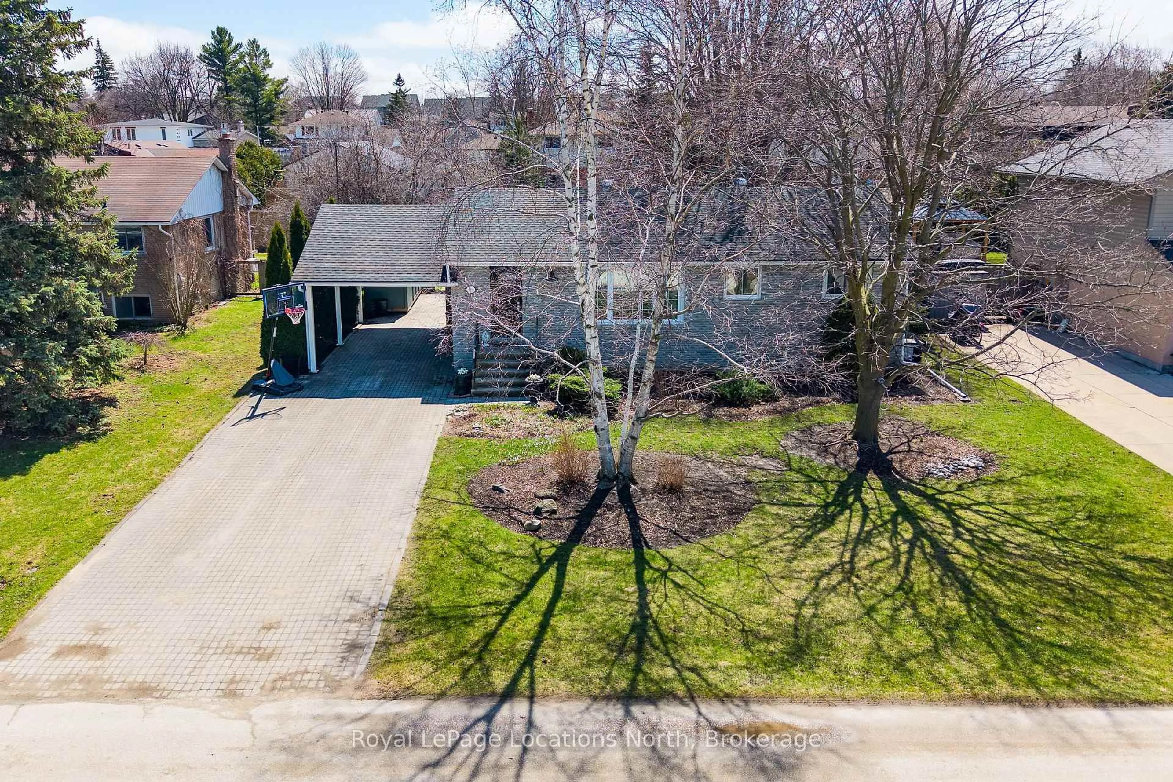 A pic from outside/outdoor area/front of a property/back of a property/a pic from drone, street for 12 Bryan Dr, Collingwood Ontario L9Y 2K7