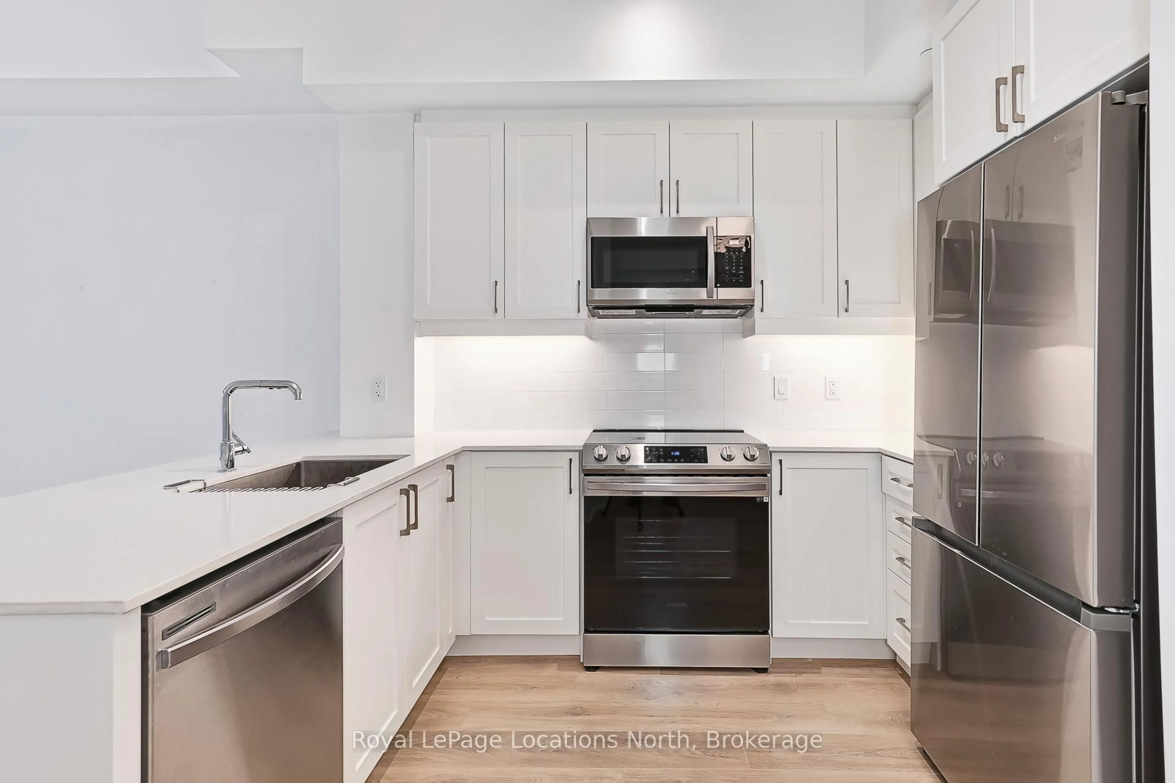 Standard kitchen, unknown for 1 HUME St #322, Collingwood Ontario L9Y 0X3