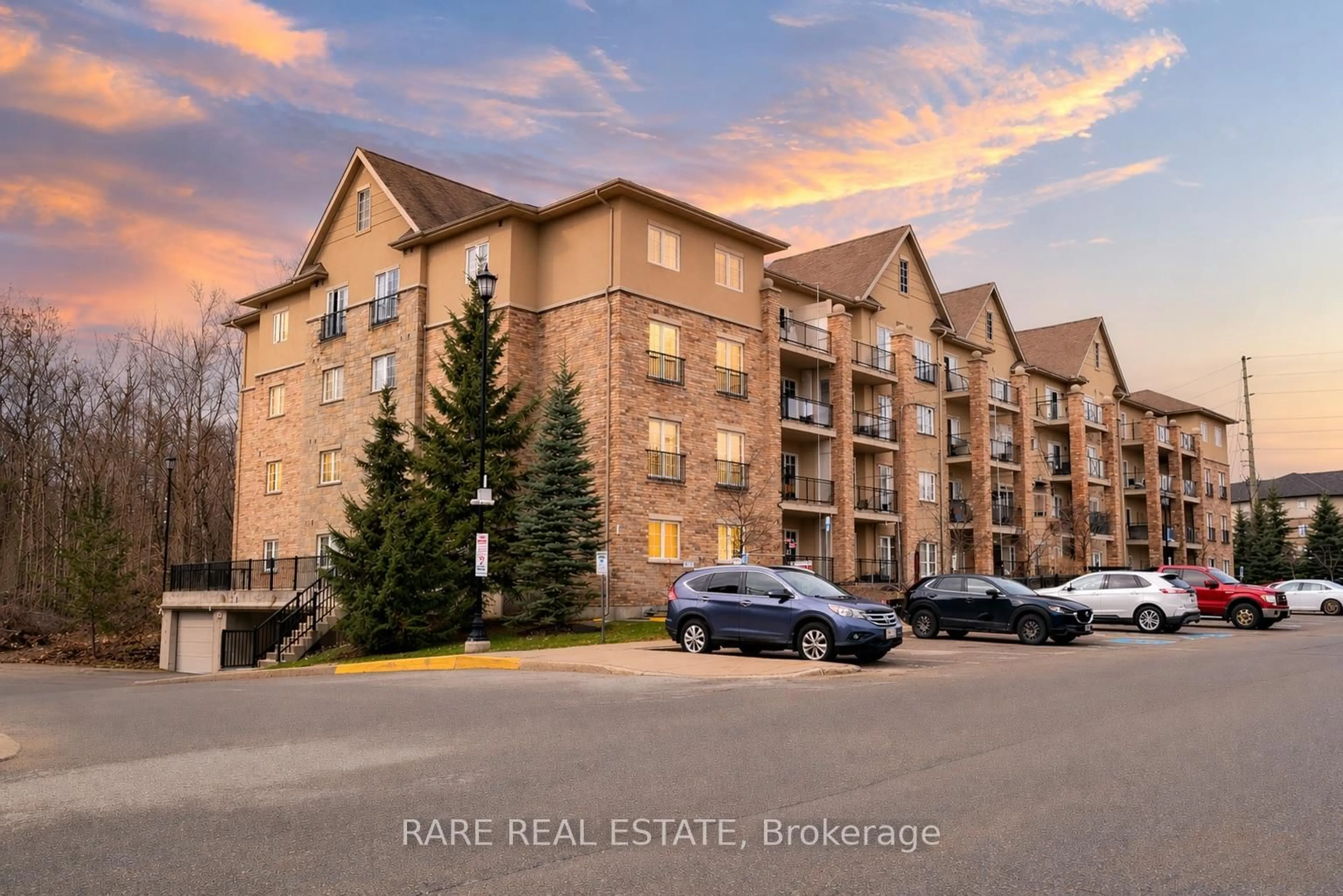 A pic from outside/outdoor area/front of a property/back of a property/a pic from drone, water/lake/river/ocean view for 41 Ferndale Dr #309, Barrie Ontario L4N 5T6