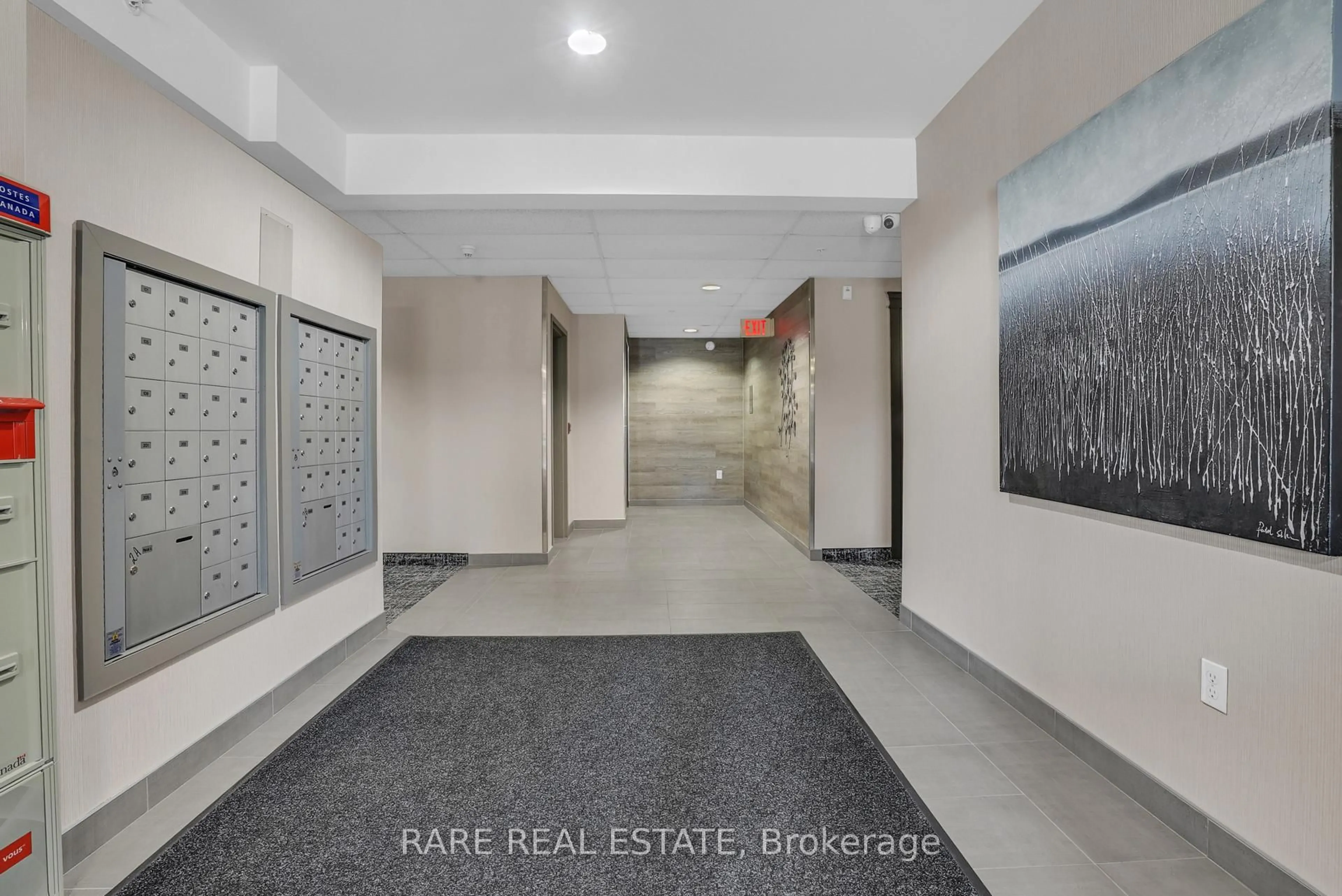 Indoor foyer for 41 Ferndale Dr #309, Barrie Ontario L4N 5T6