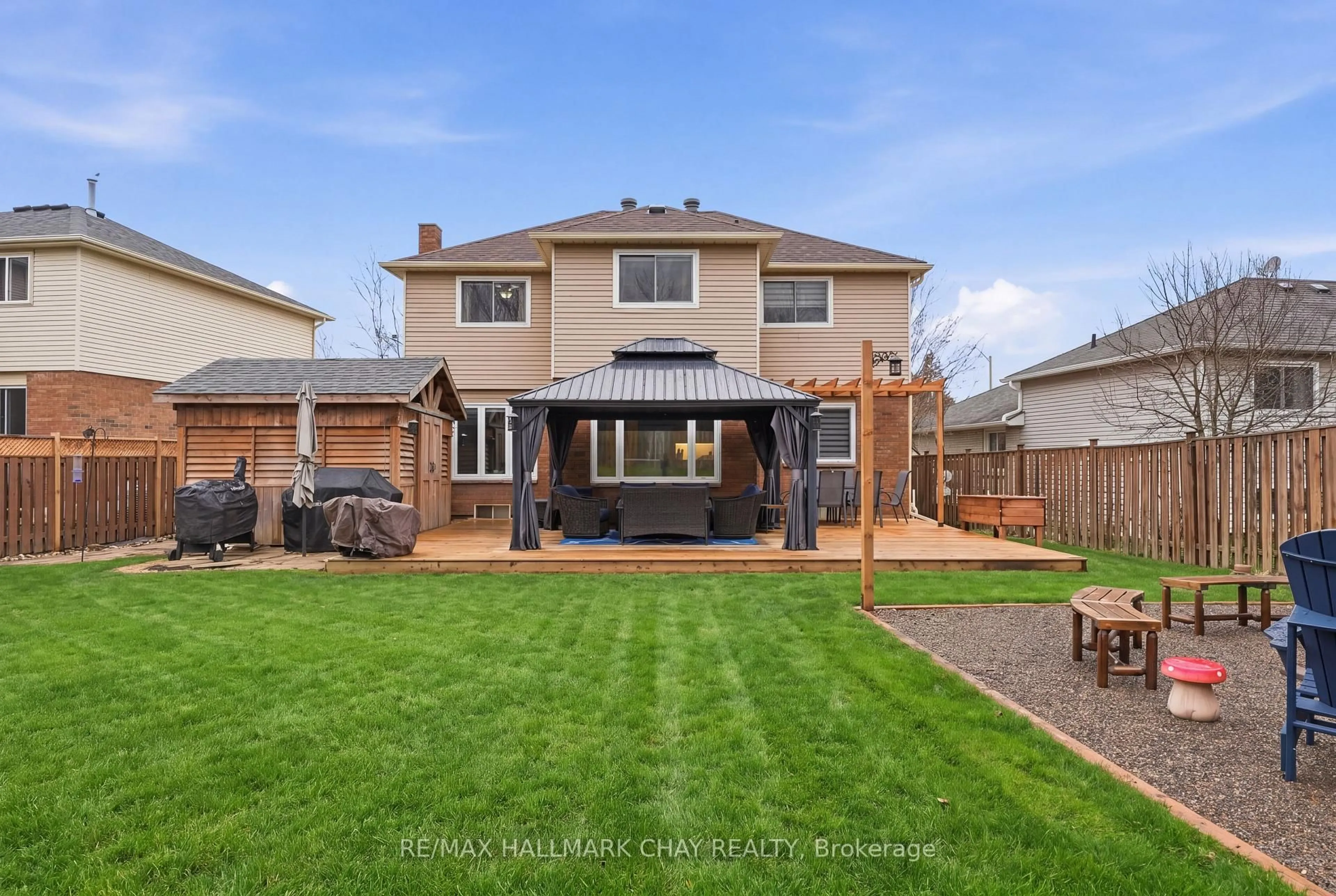 Home with brick exterior material, street for 120 Herrell Ave, Barrie Ontario L4N 6V1