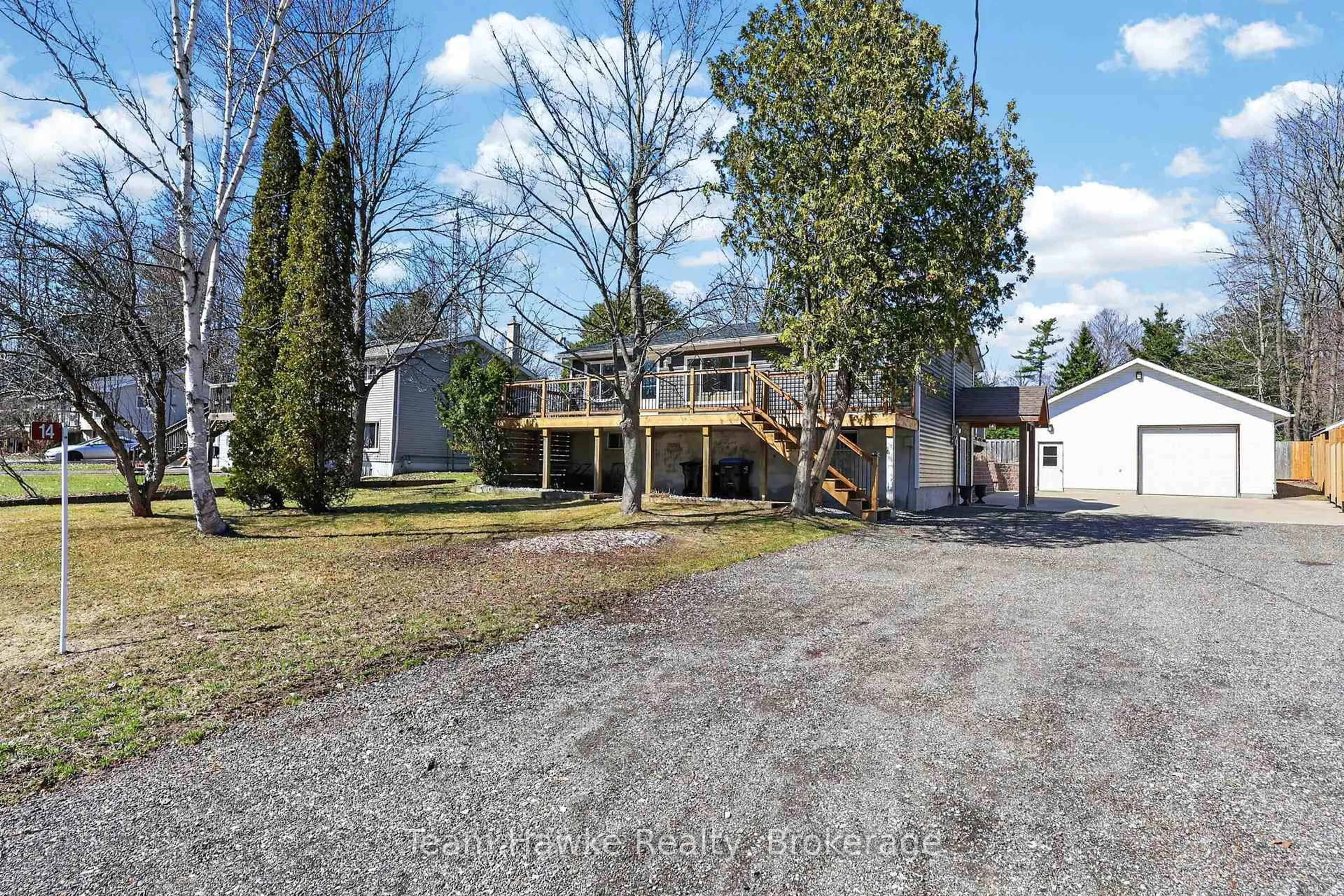 A pic from outside/outdoor area/front of a property/back of a property/a pic from drone, street for 14 Sarna Dr, Tiny Ontario L9M 0B3