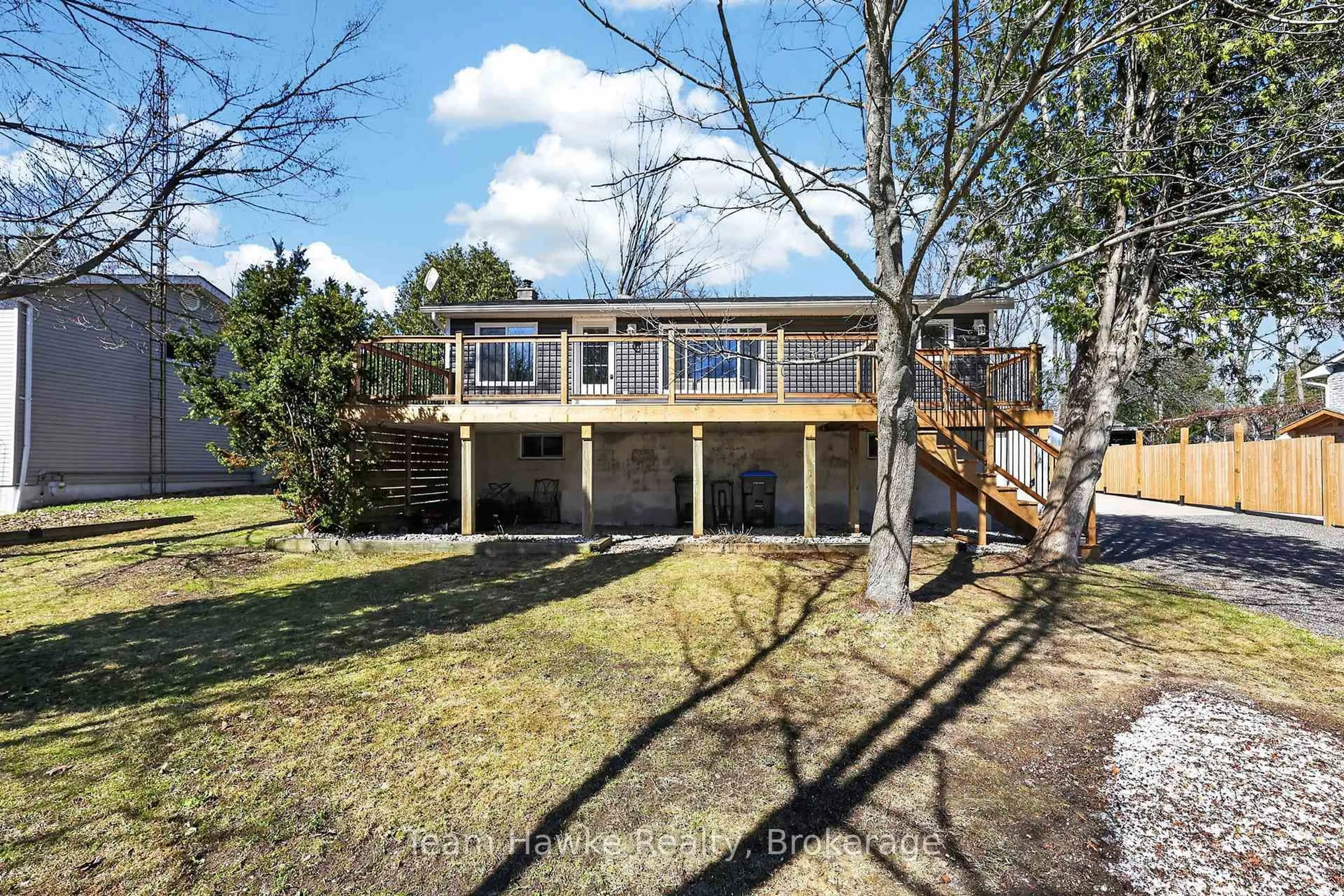 A pic from outside/outdoor area/front of a property/back of a property/a pic from drone, street for 14 Sarna Dr, Tiny Ontario L9M 0B3