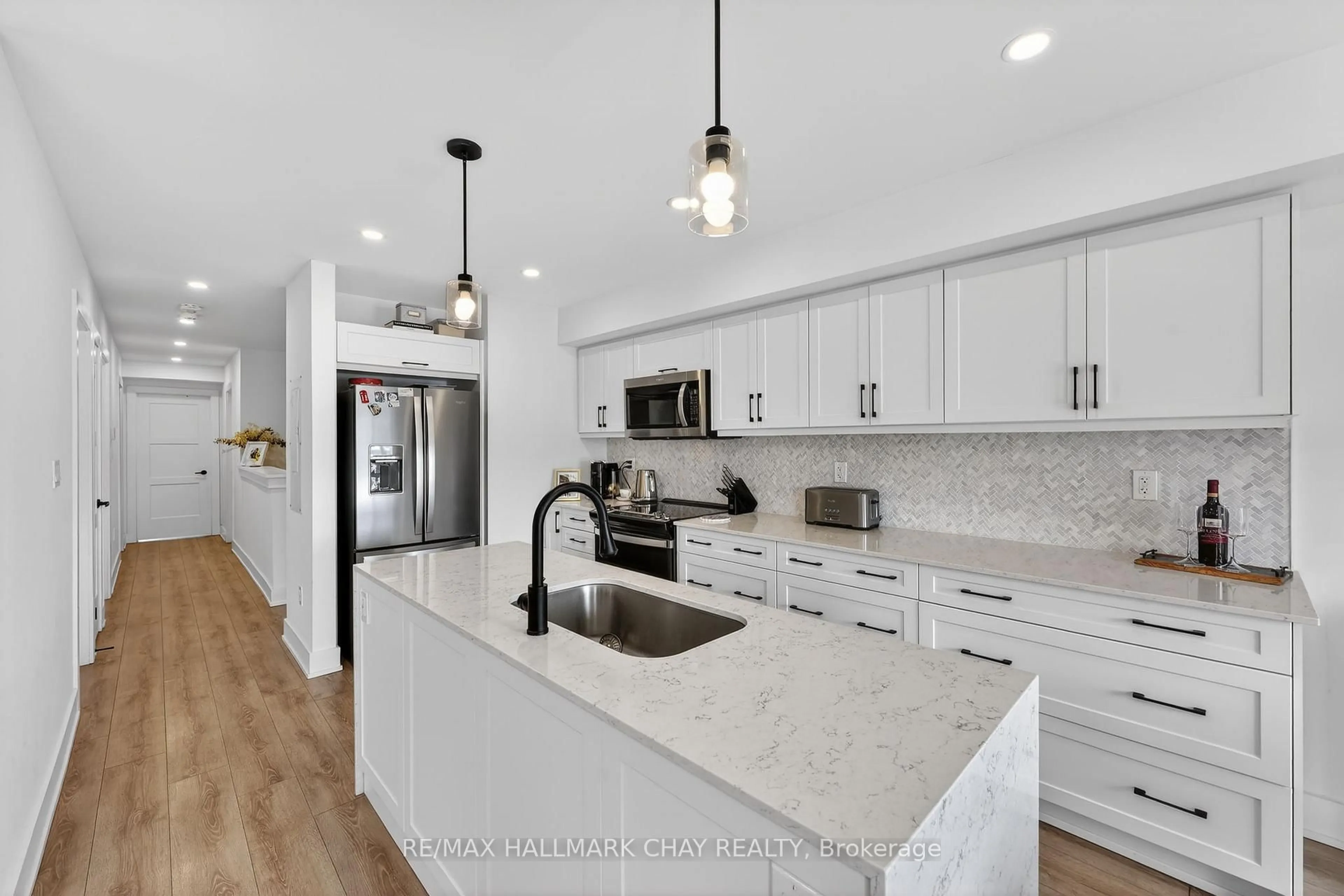Open concept kitchen, ceramic/tile floor for 31 Pumpkin Corner Cres #9, Barrie Ontario L9J 0C2
