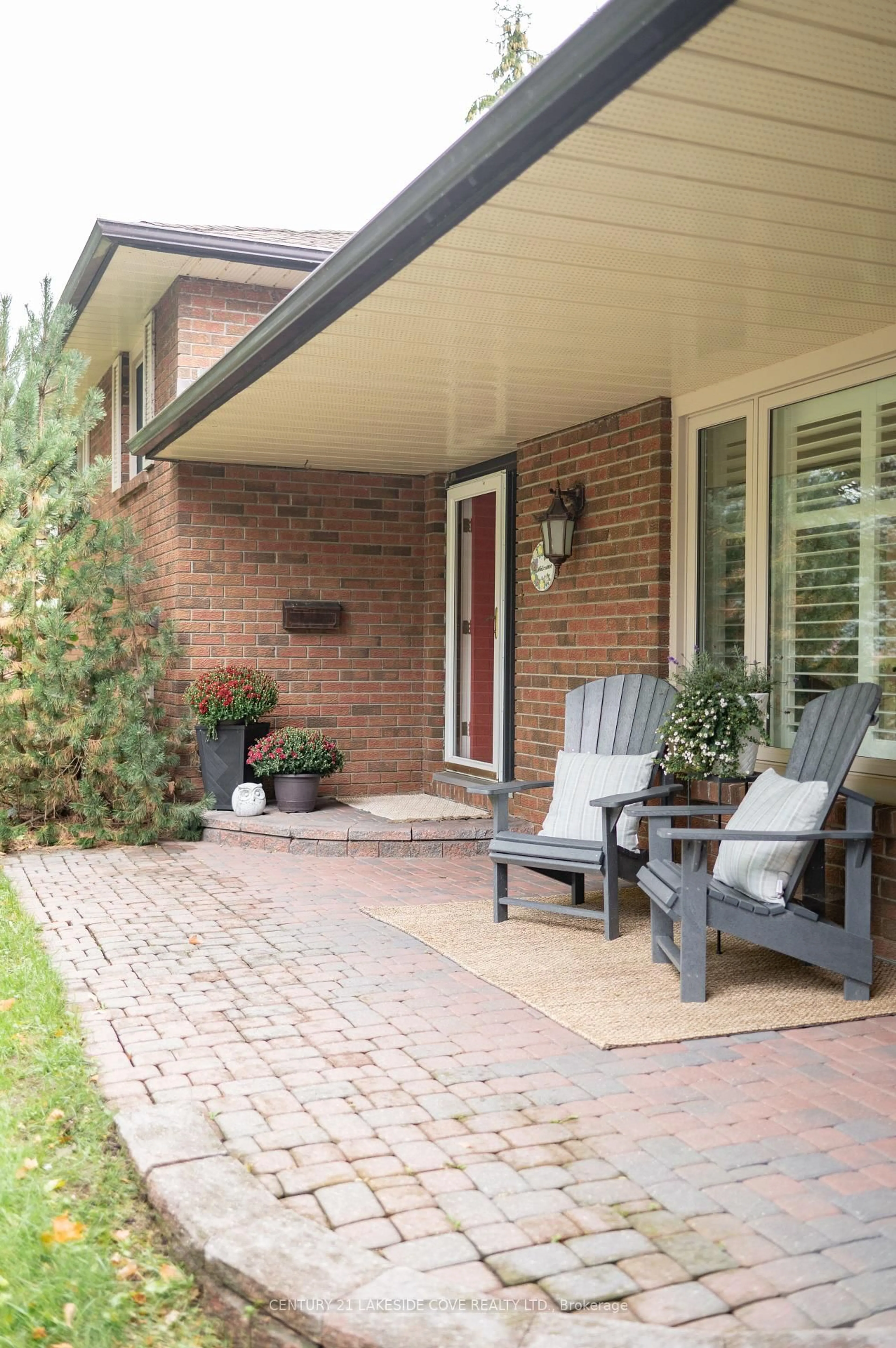 Home with brick exterior material, street for 27 Thicketwood Pl, Ramara Ontario L0K 1B0