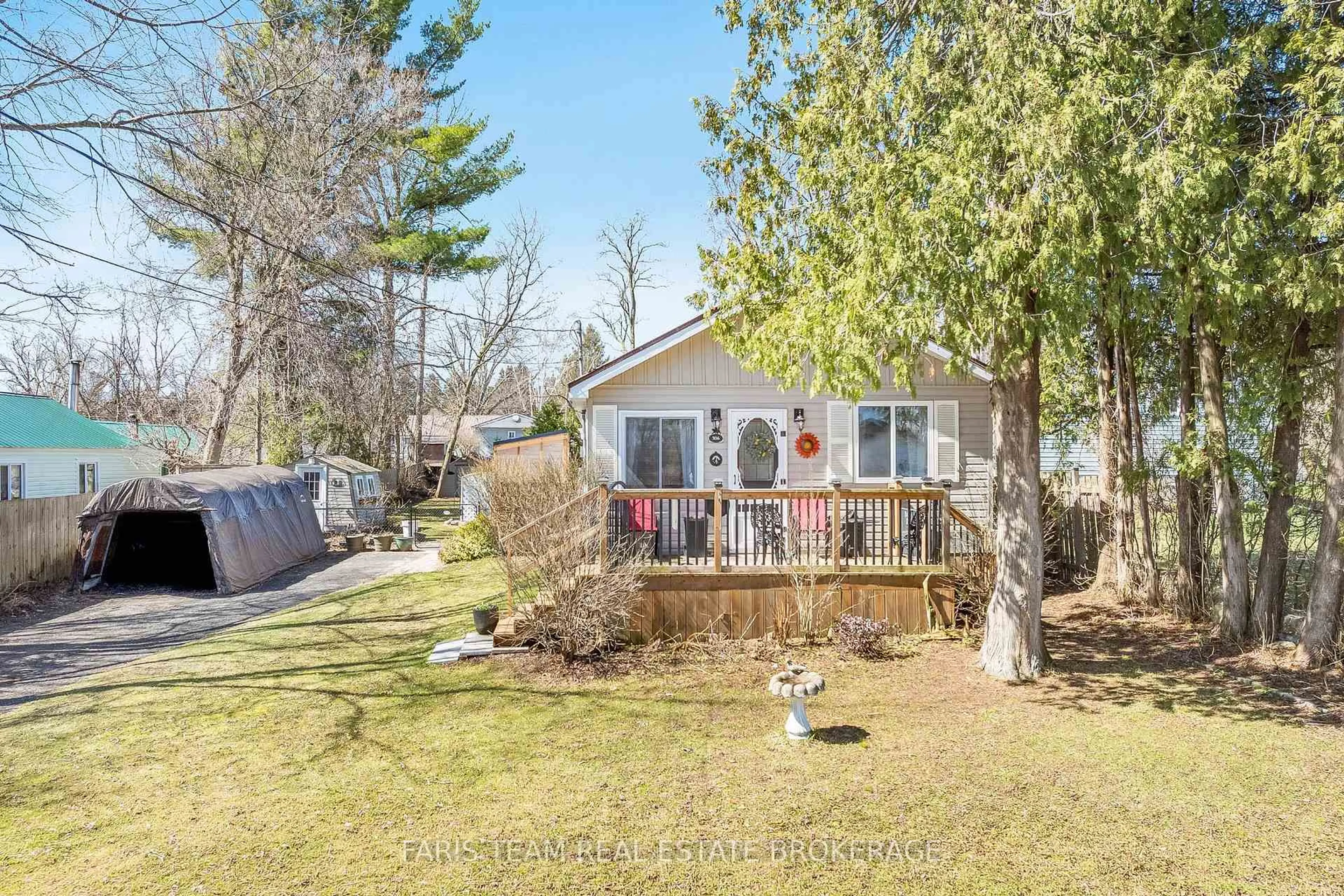 A pic from outside/outdoor area/front of a property/back of a property/a pic from drone, water/lake/river/ocean view for 306 Ouida St, Tay Ontario L0K 2C0