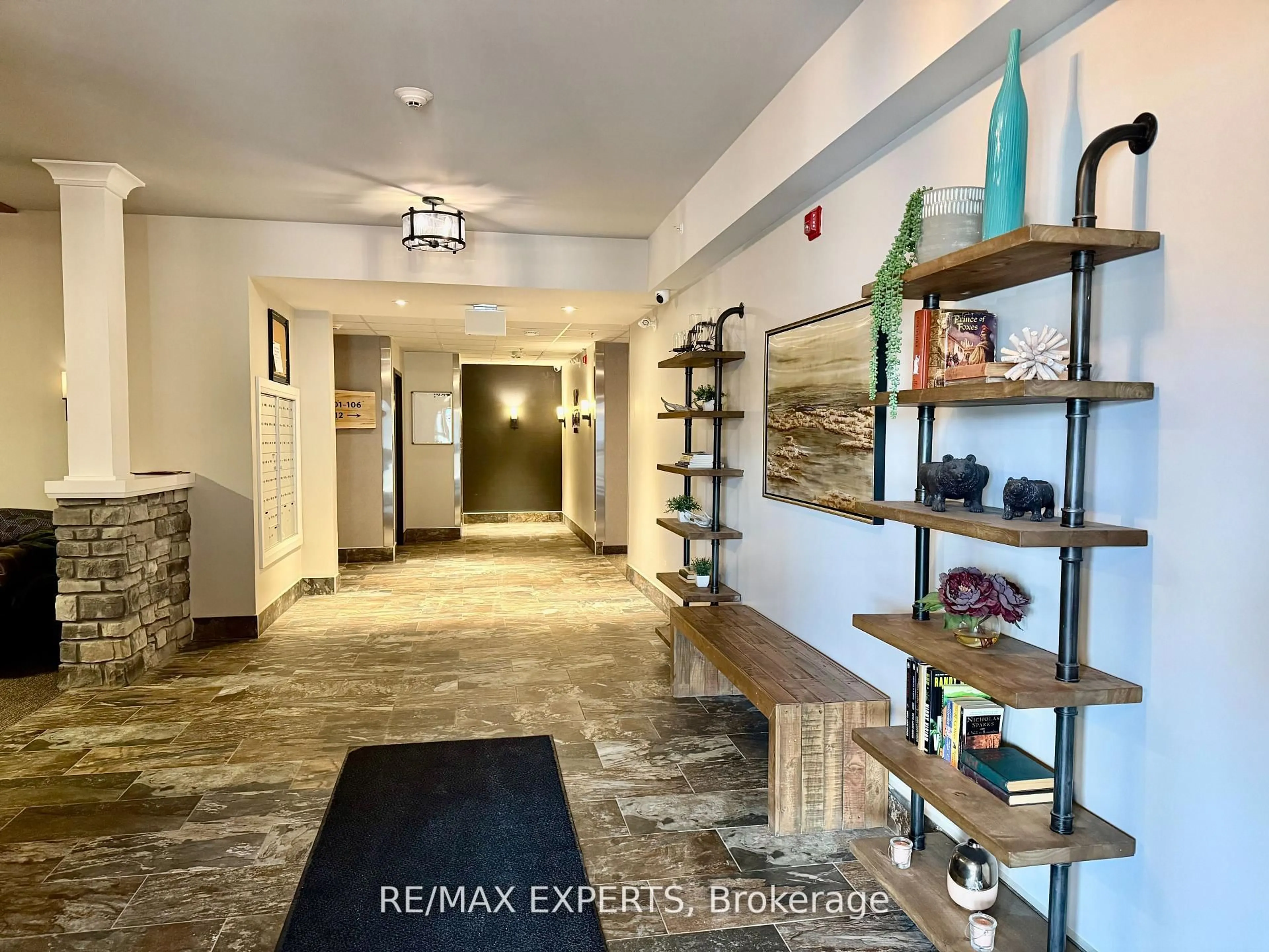 Indoor entryway for 20 Koda St #104, Barrie Ontario L9J 0J7