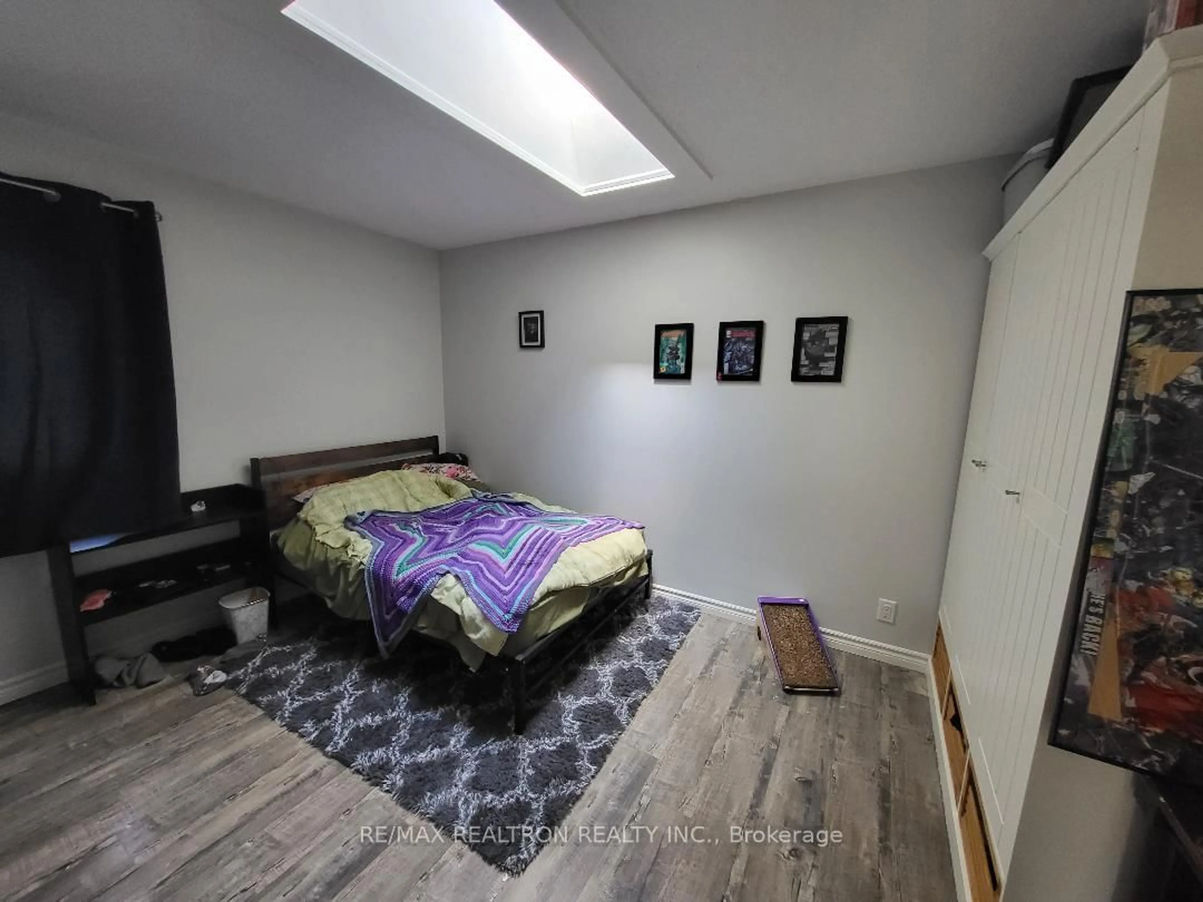A pic of a room for 256 Dunlop St, Barrie Ontario P0A 1C0