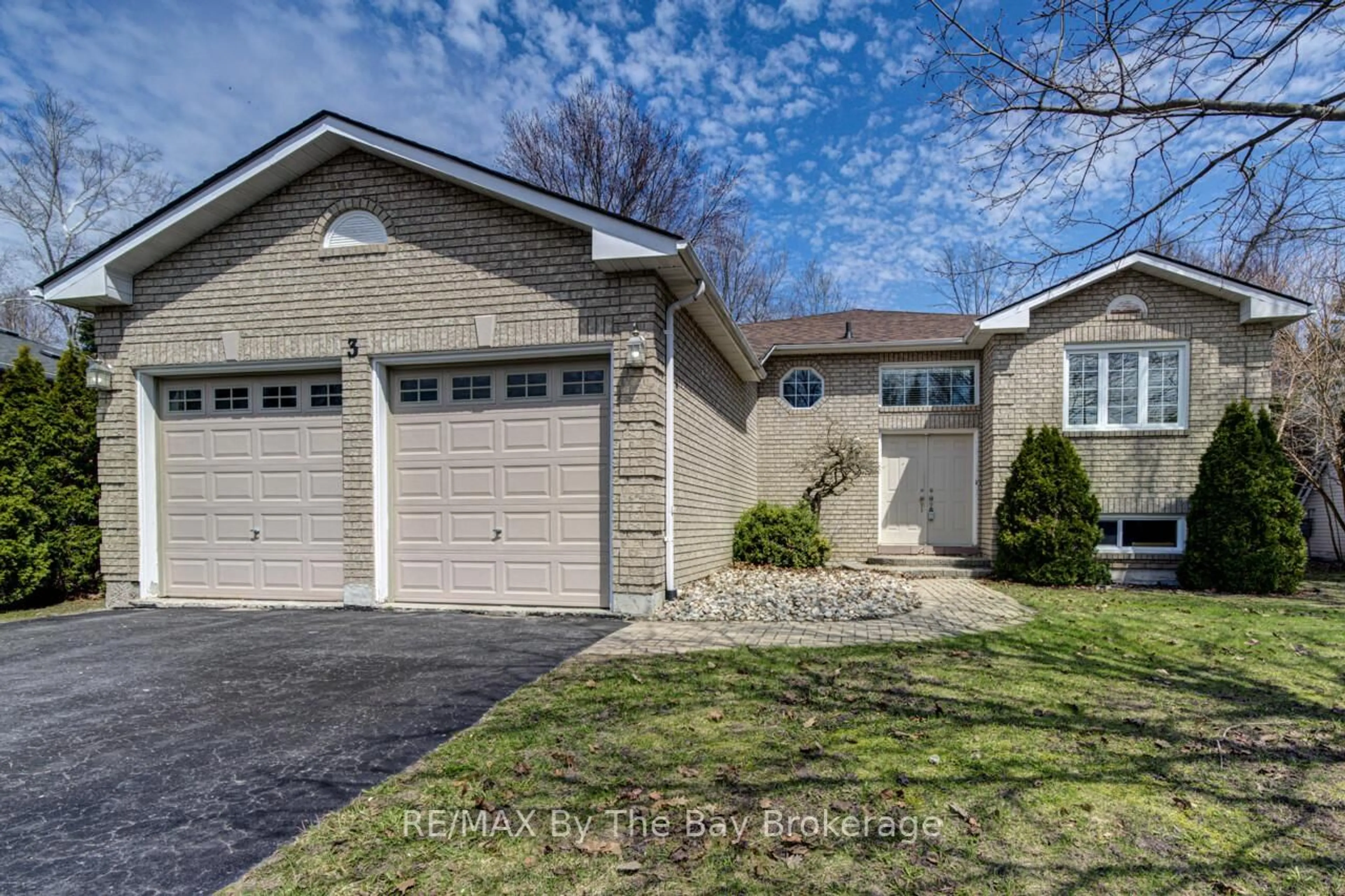 Home with brick exterior material, street for 3 Evergreen Cres, Wasaga Beach Ontario L9Z 1B6
