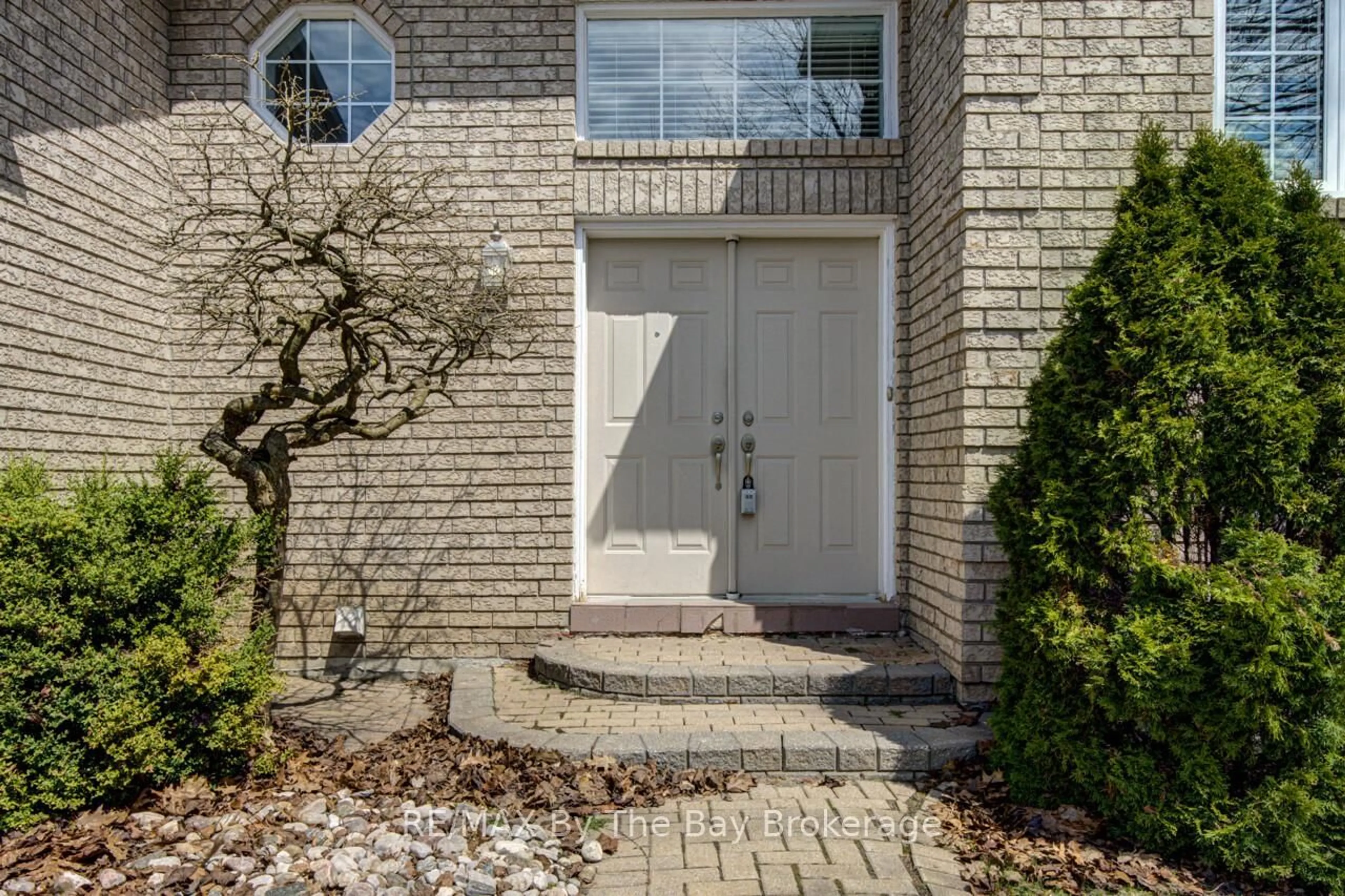 Home with brick exterior material, street for 3 Evergreen Cres, Wasaga Beach Ontario L9Z 1B6