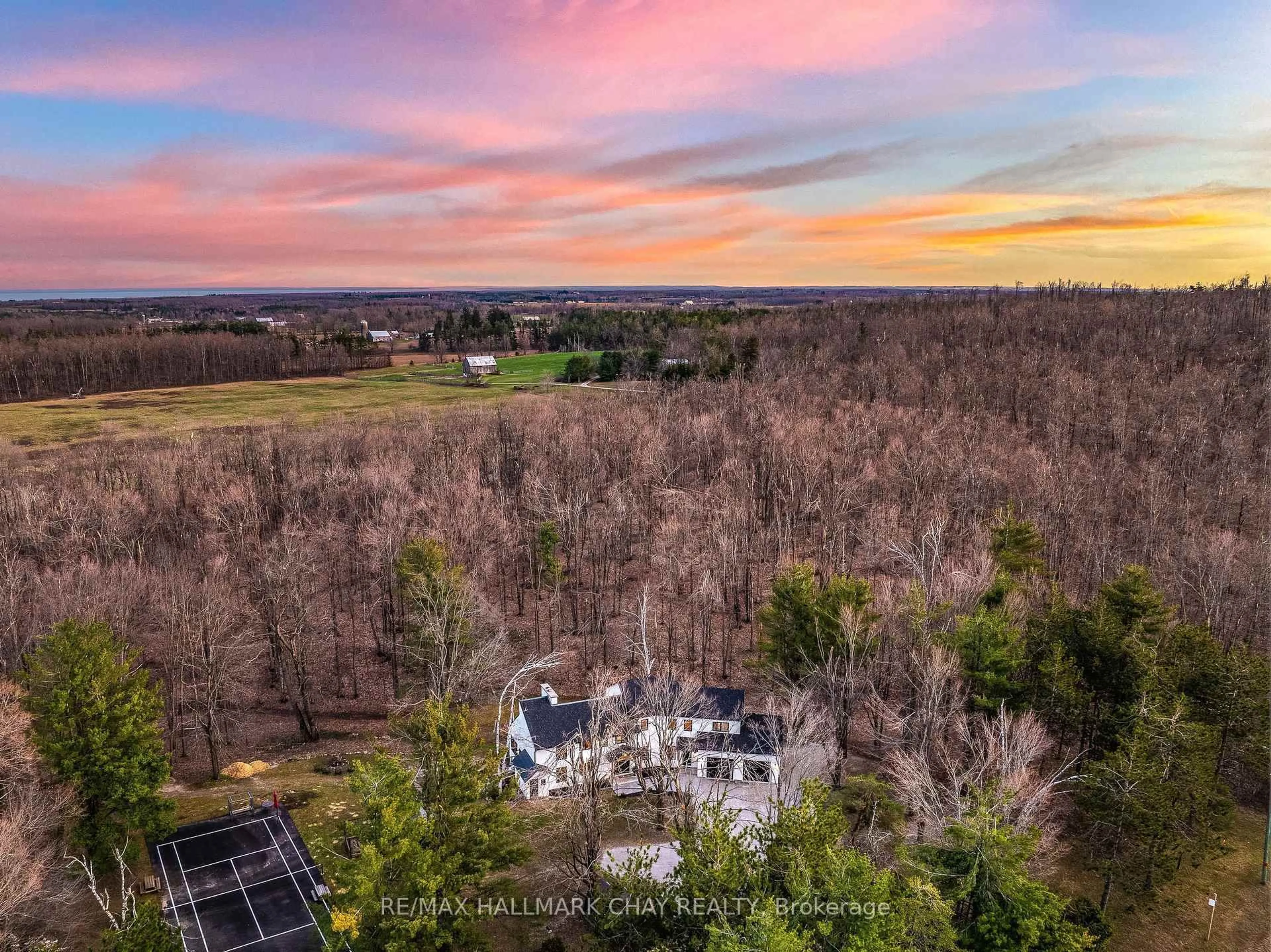 A pic from outside/outdoor area/front of a property/back of a property/a pic from drone, unknown for 1359 Old Barrie Rd, Oro-Medonte Ontario L0L 1T0