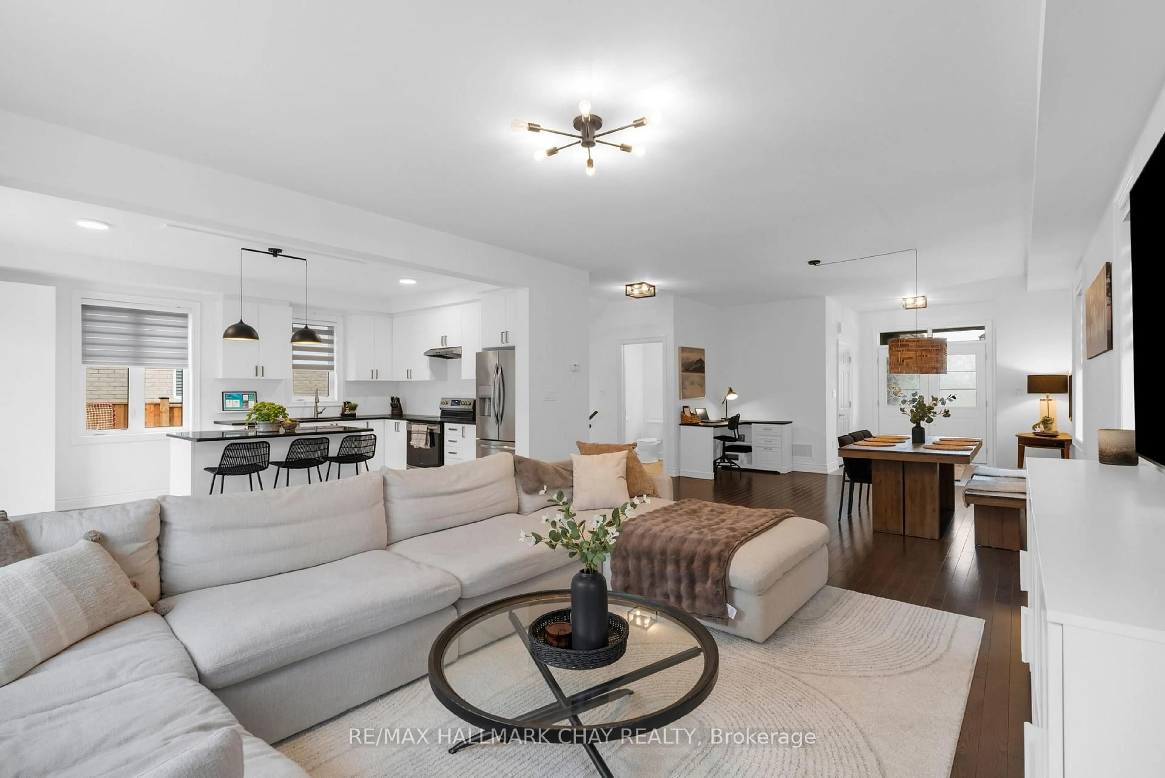 Living room with furniture, unknown for 7 Middleton Dr, Wasaga Beach Ontario L9Z 0L1