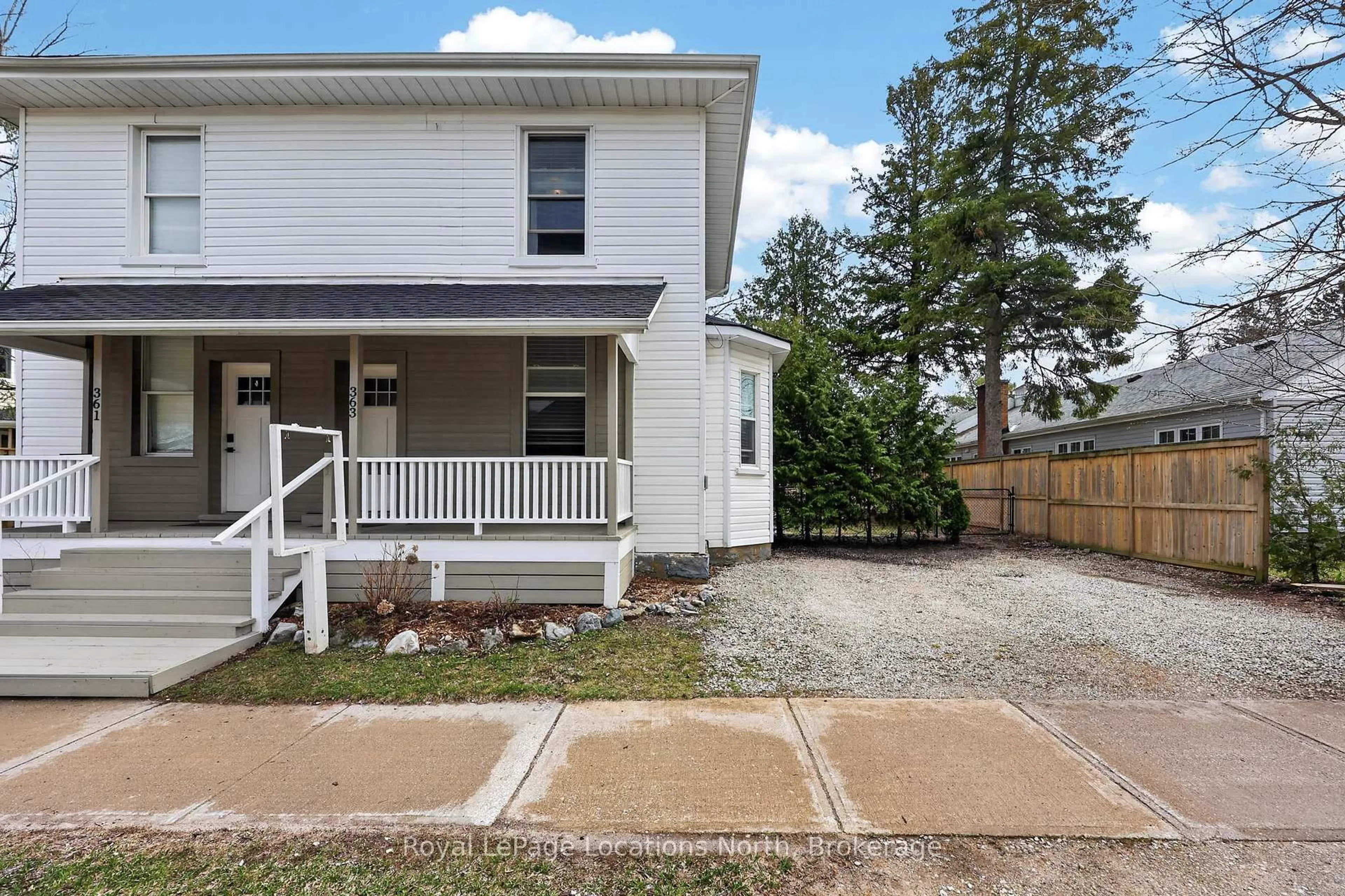 Home with vinyl exterior material, street for 363-361 Cedar St, Collingwood Ontario L9Y 3B2