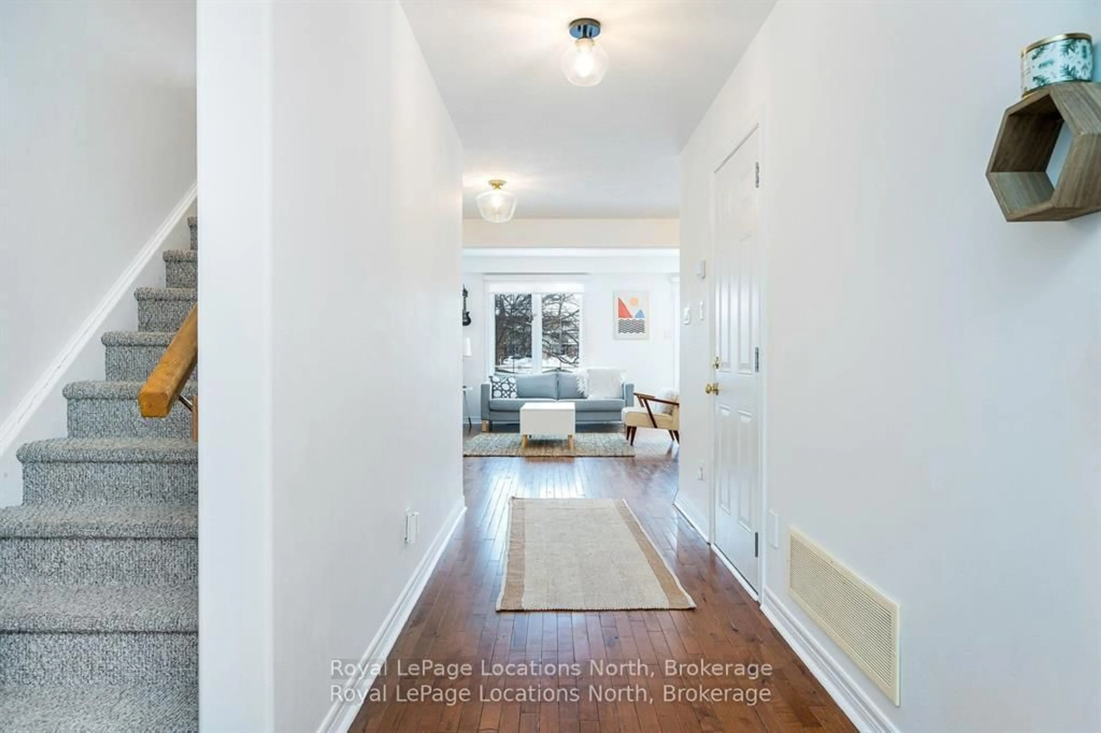 Indoor entryway for 53 Barr St, Collingwood Ontario L9Y 0E7