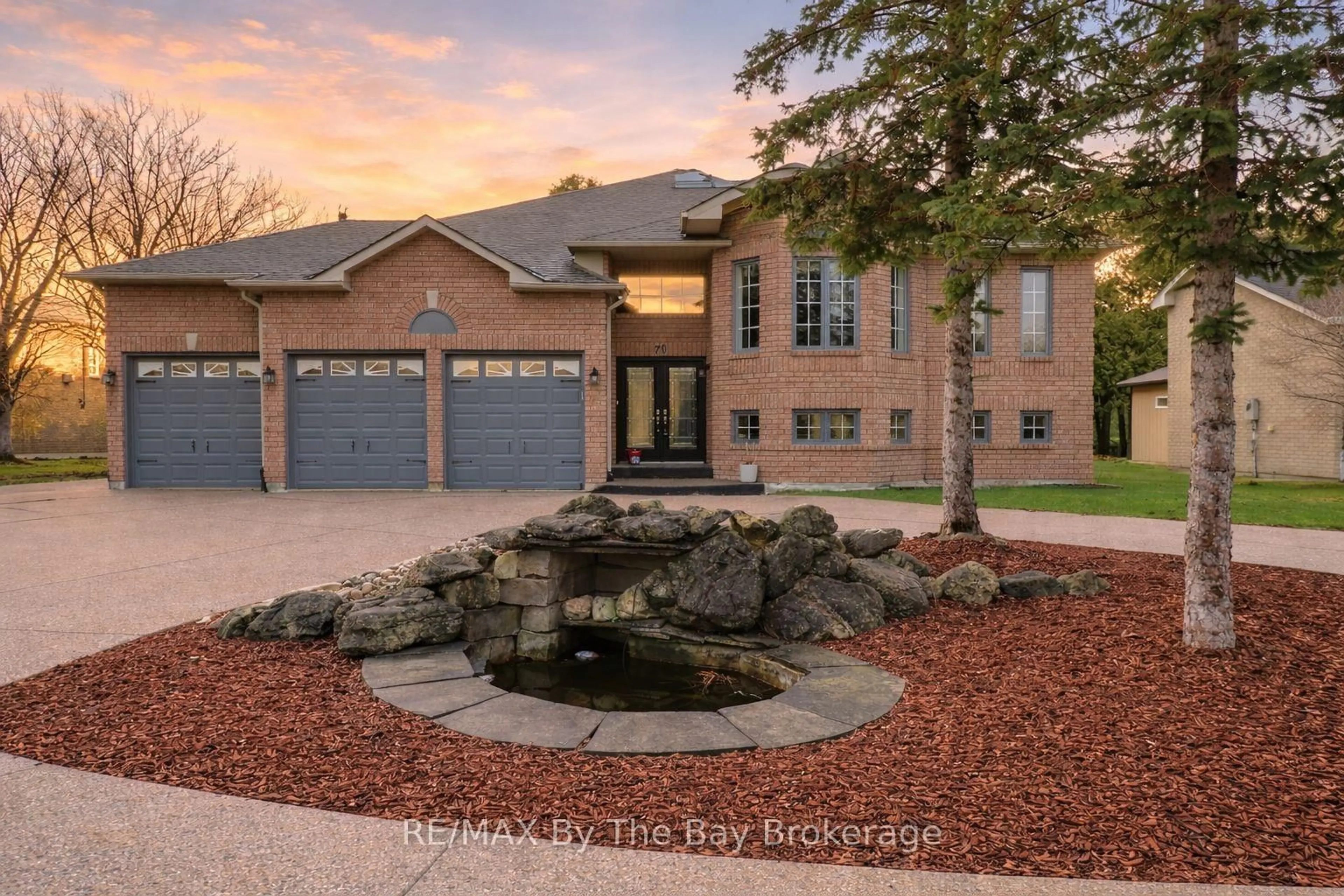 Home with brick exterior material, unknown for 70 Fairway Cres, Wasaga Beach Ontario L9Z 1B8