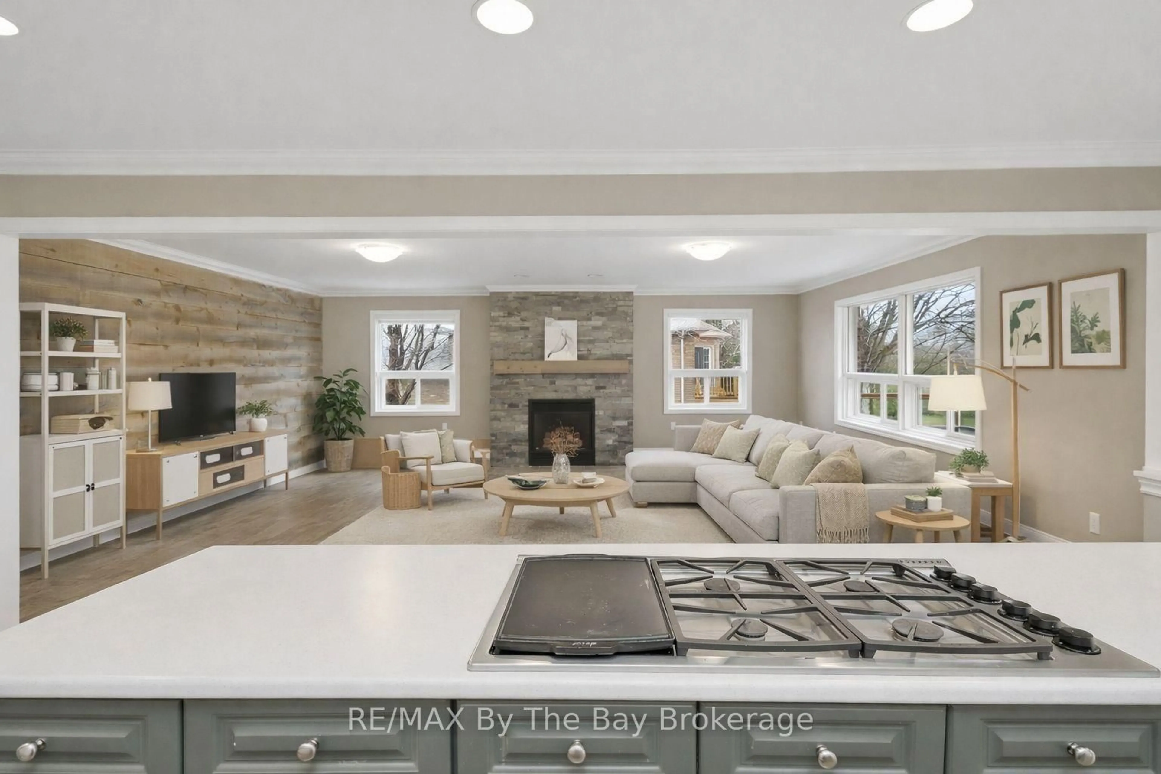 Open concept kitchen, ceramic/tile floor for 70 Fairway Cres, Wasaga Beach Ontario L9Z 1B8