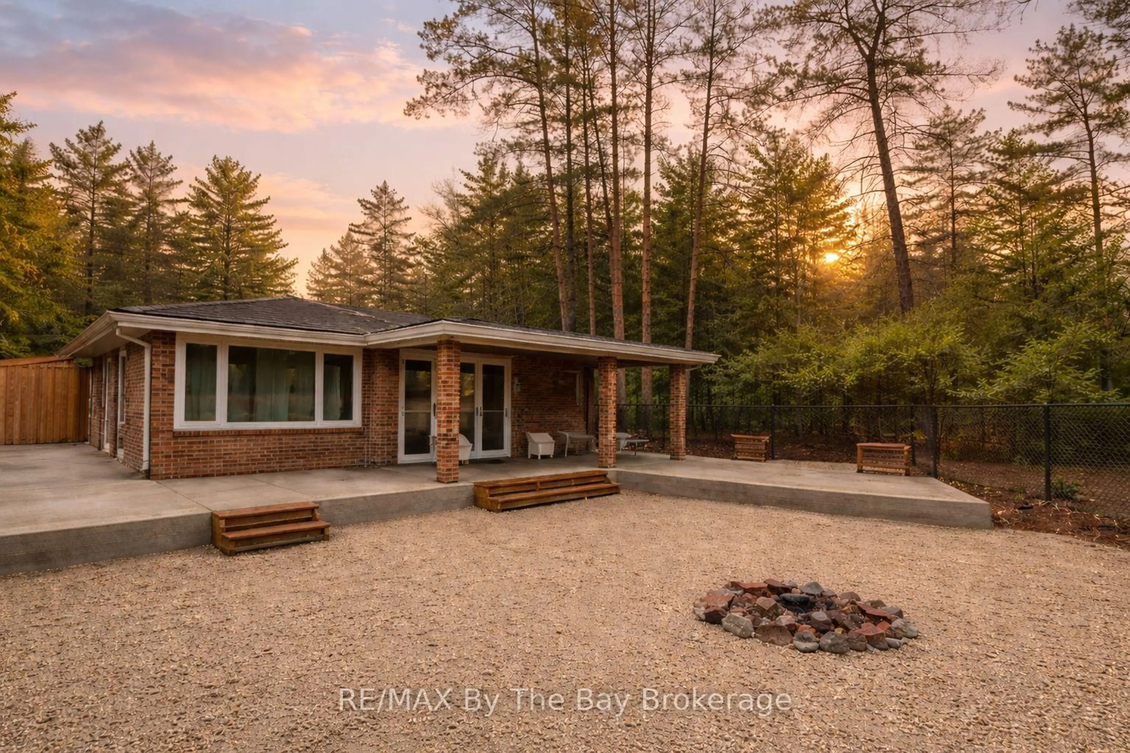 A pic from outside/outdoor area/front of a property/back of a property/a pic from drone, forest/trees view for 54 Homewood Ave, Wasaga Beach Ontario L9Z 2M2