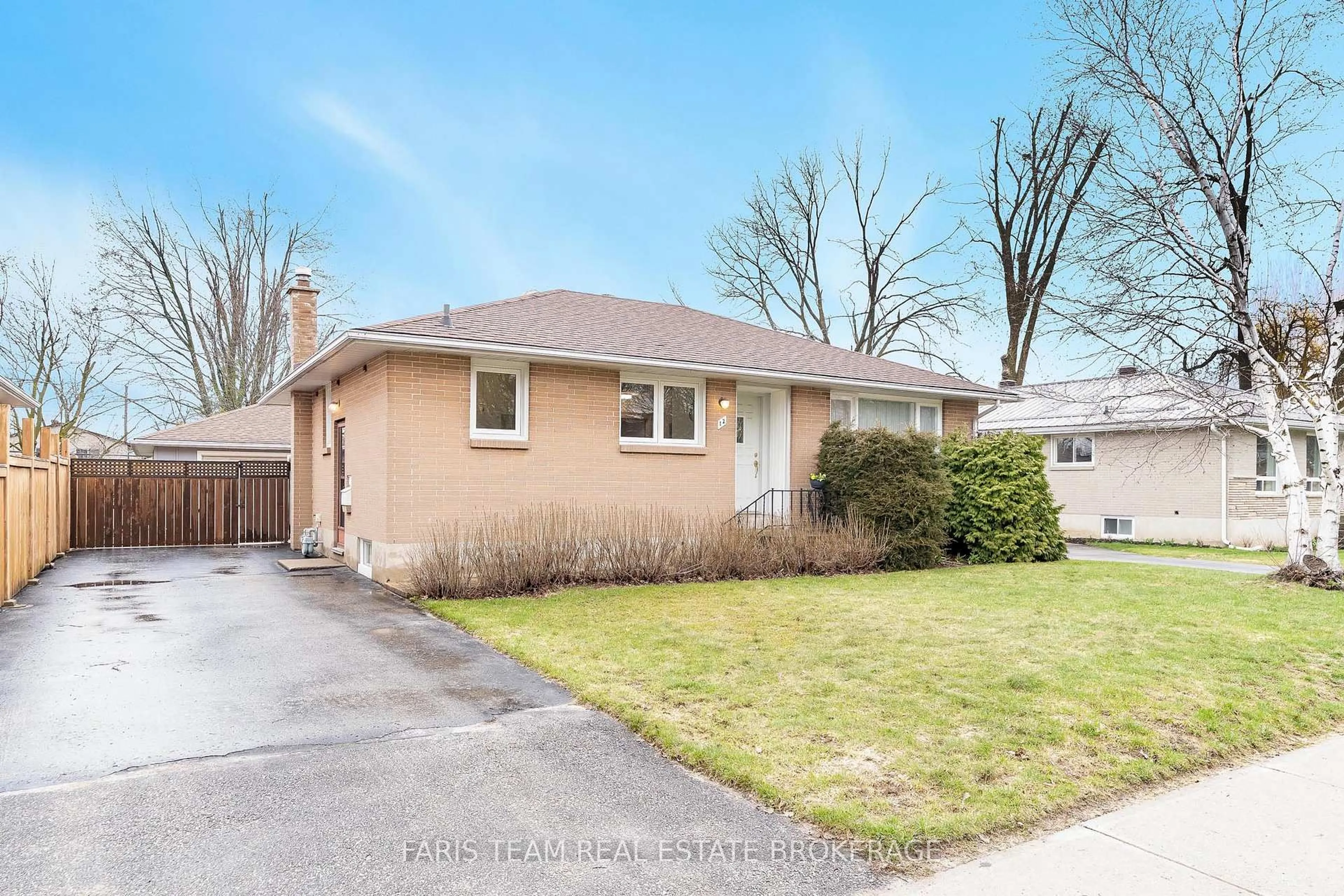 Home with vinyl exterior material, street for 12 Marion Cres, Barrie Ontario L4M 2L3