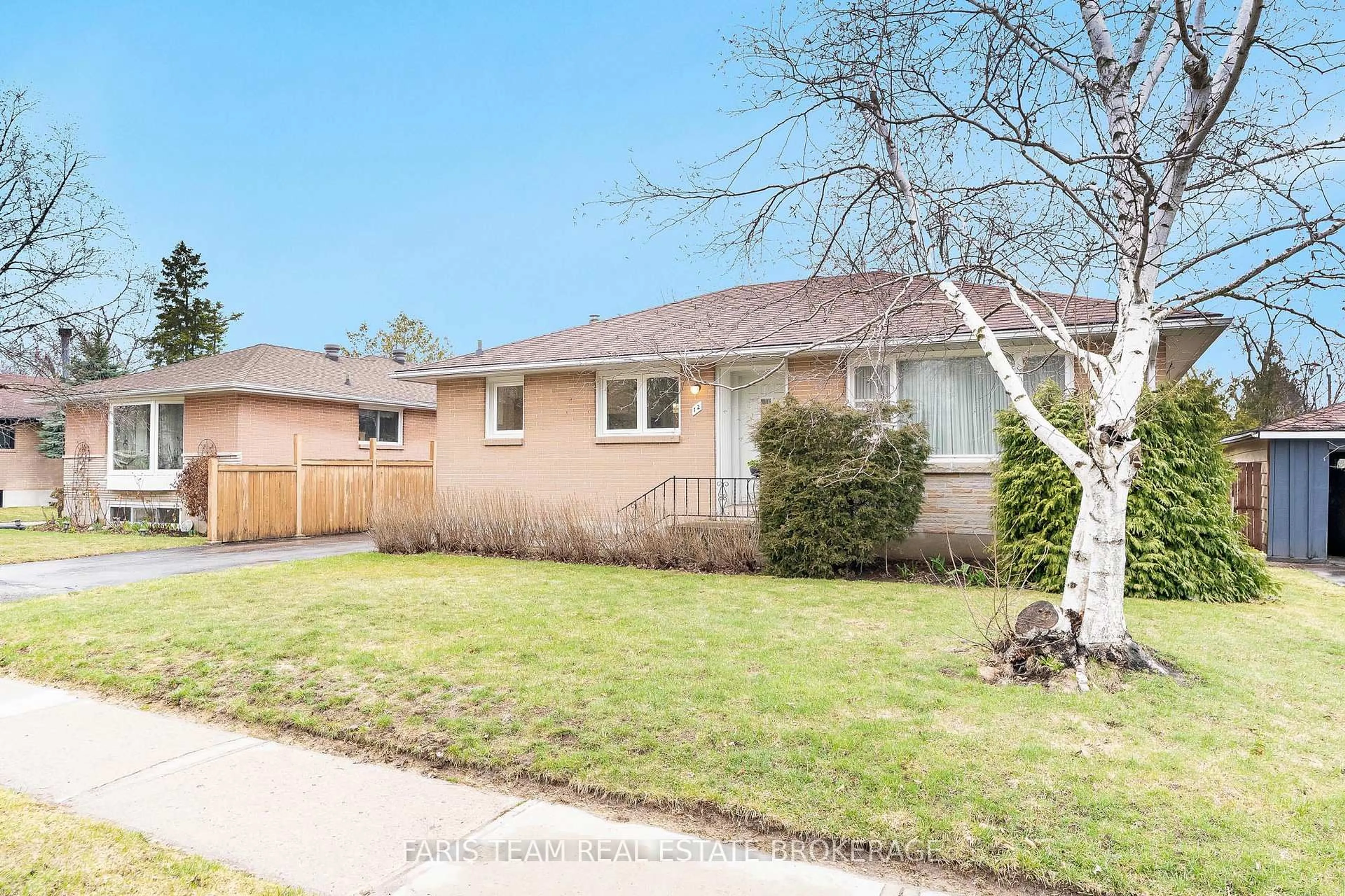 Unknown for 12 Marion Cres, Barrie Ontario L4M 2L3