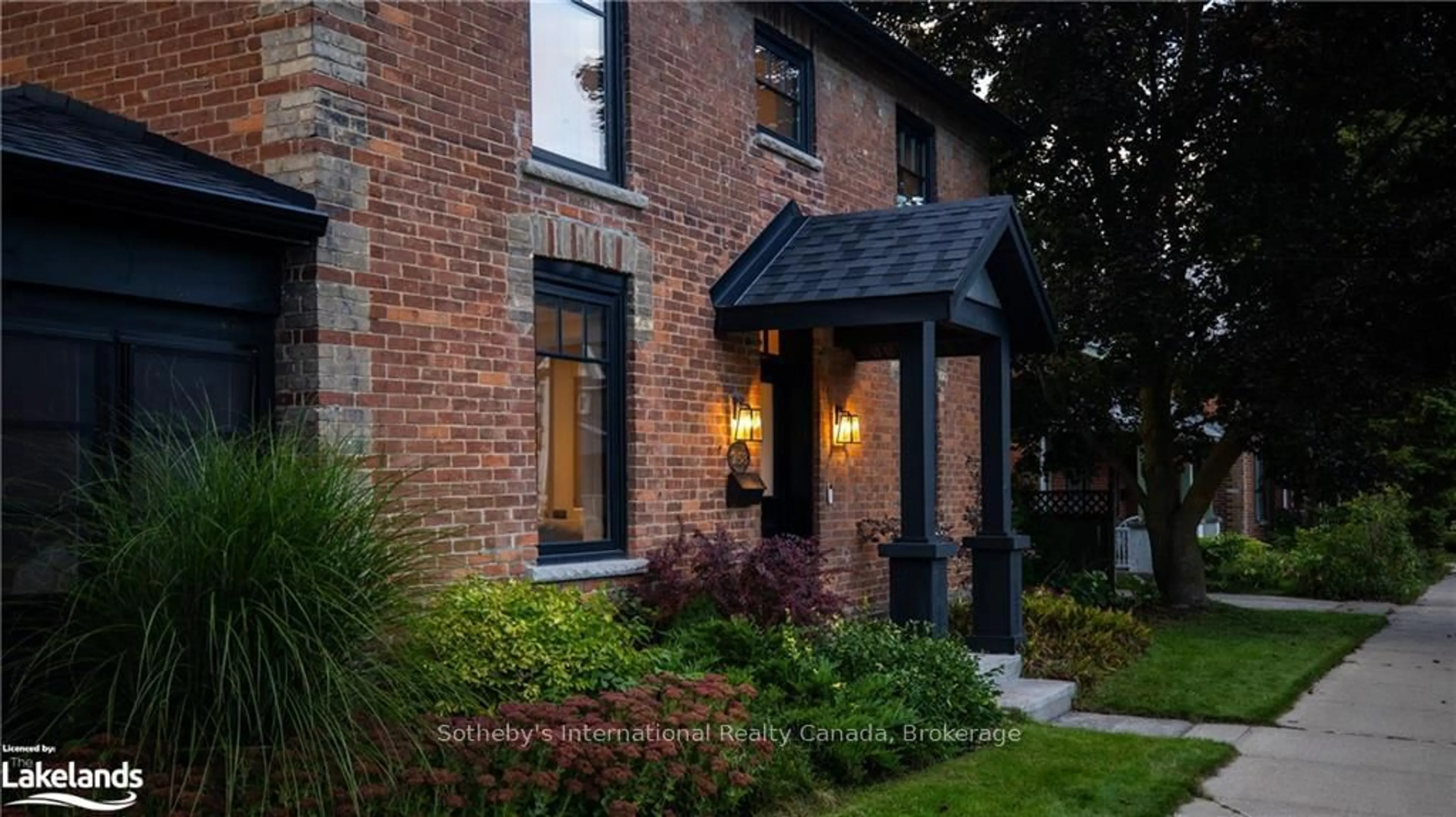 Home with brick exterior material, street for 258 MAPLE St, Collingwood Ontario L9Y 2R2