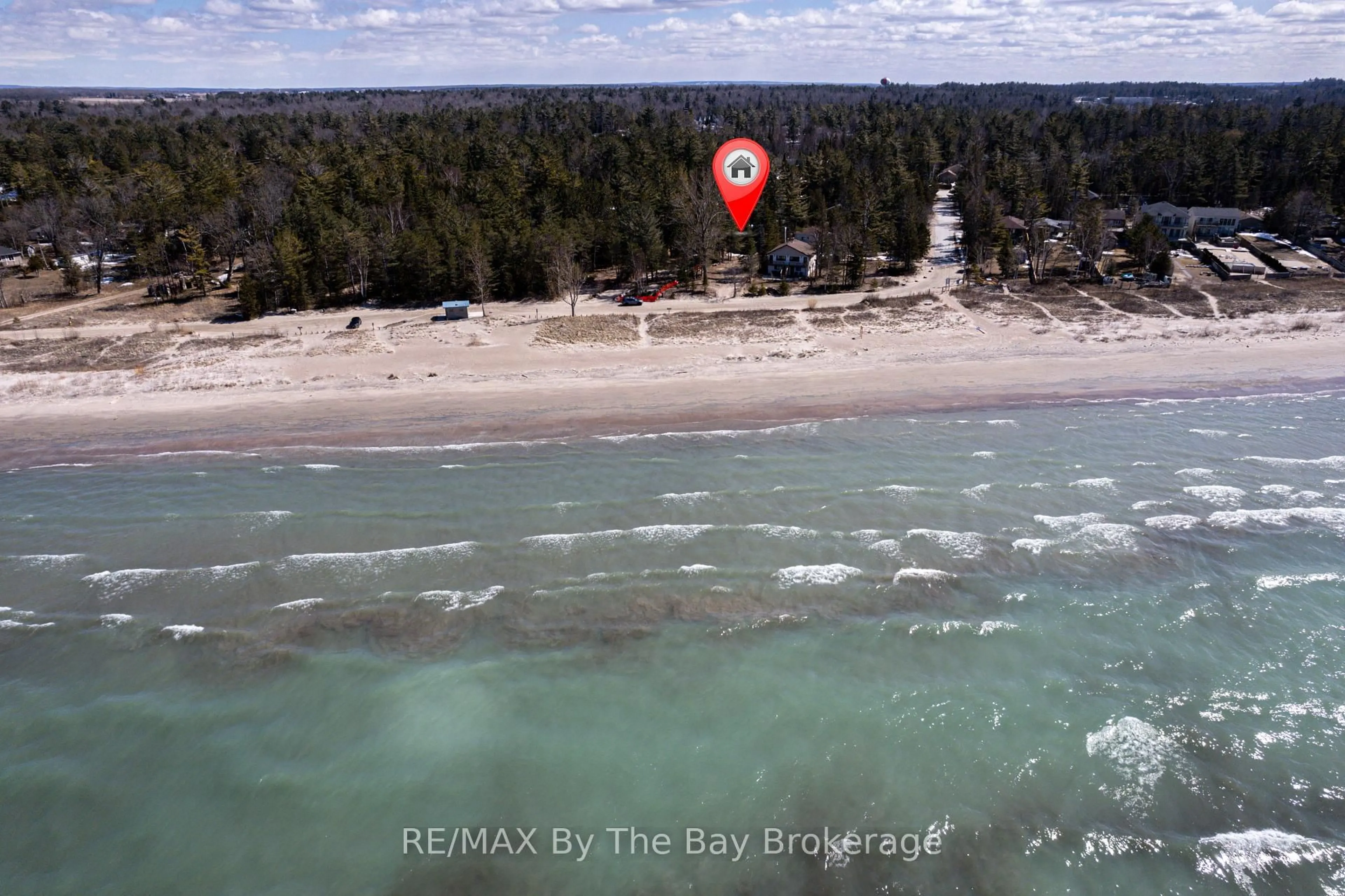 A pic from outside/outdoor area/front of a property/back of a property/a pic from drone, water/lake/river/ocean view for 278 Coastline Dr, Wasaga Beach Ontario L9Z 2M4
