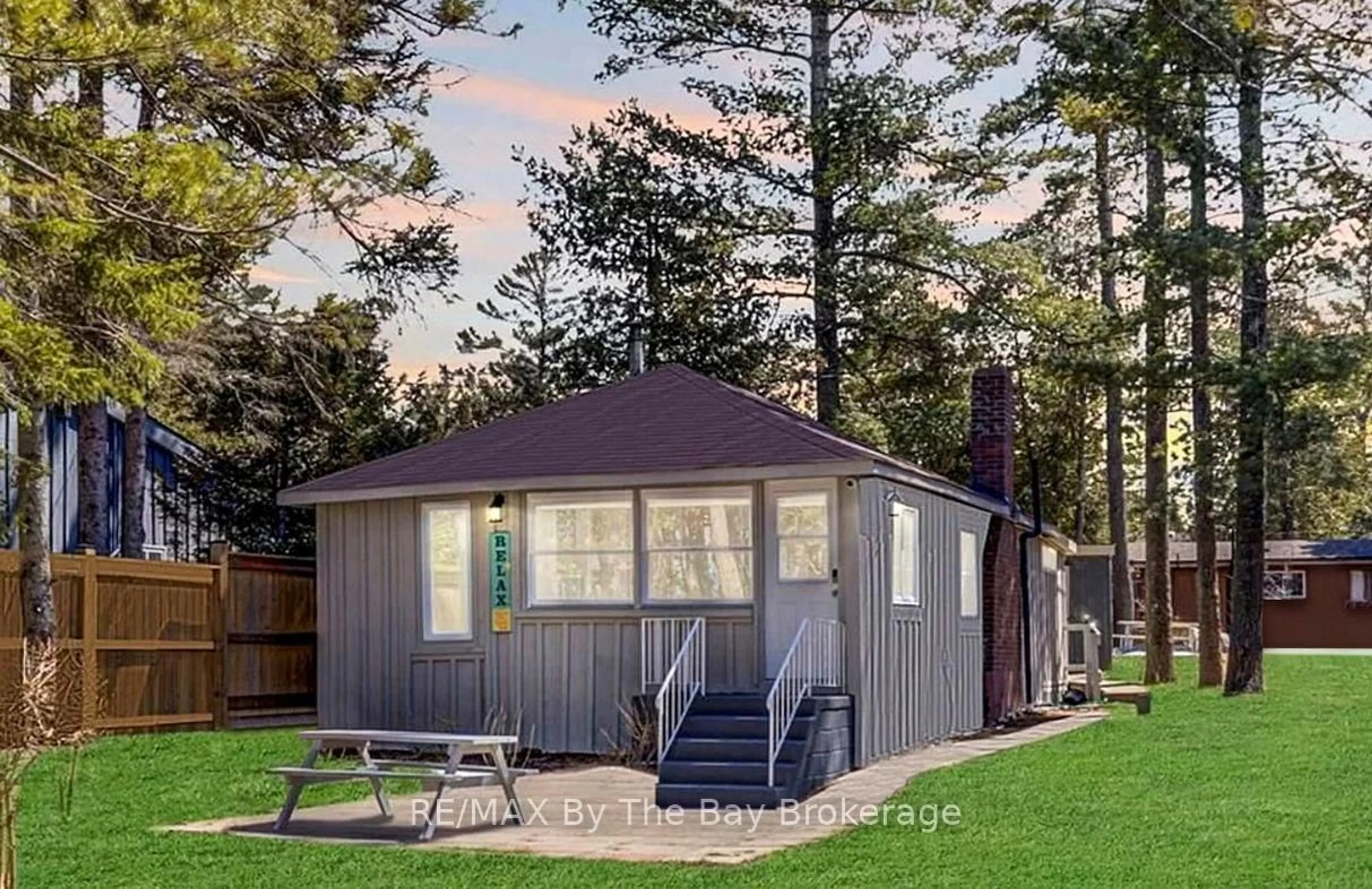 Shed for 278 Coastline Dr, Wasaga Beach Ontario L9Z 2M4