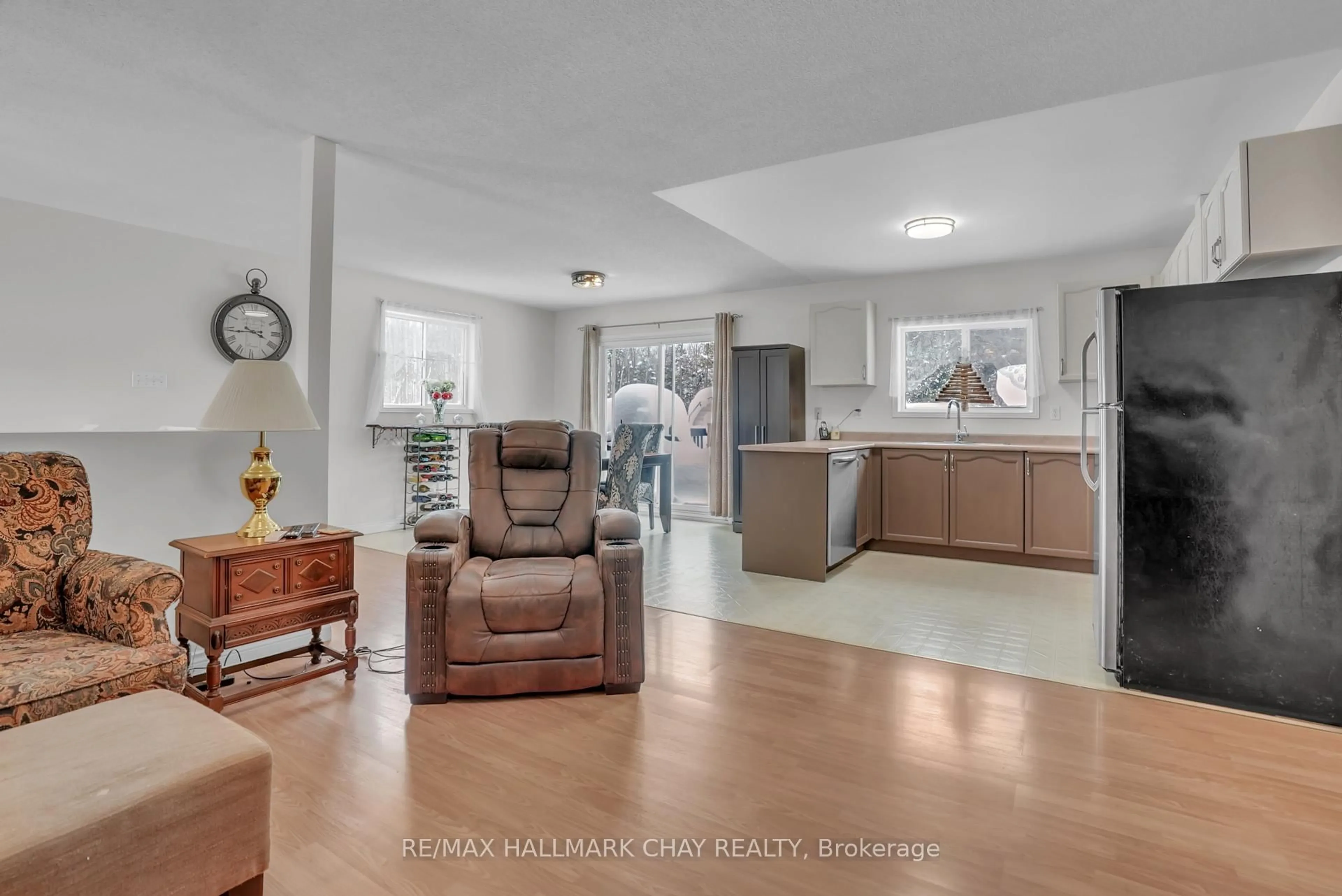 Open concept kitchen, unknown for 149 Osborne St, Tay Ontario L0K 2A0