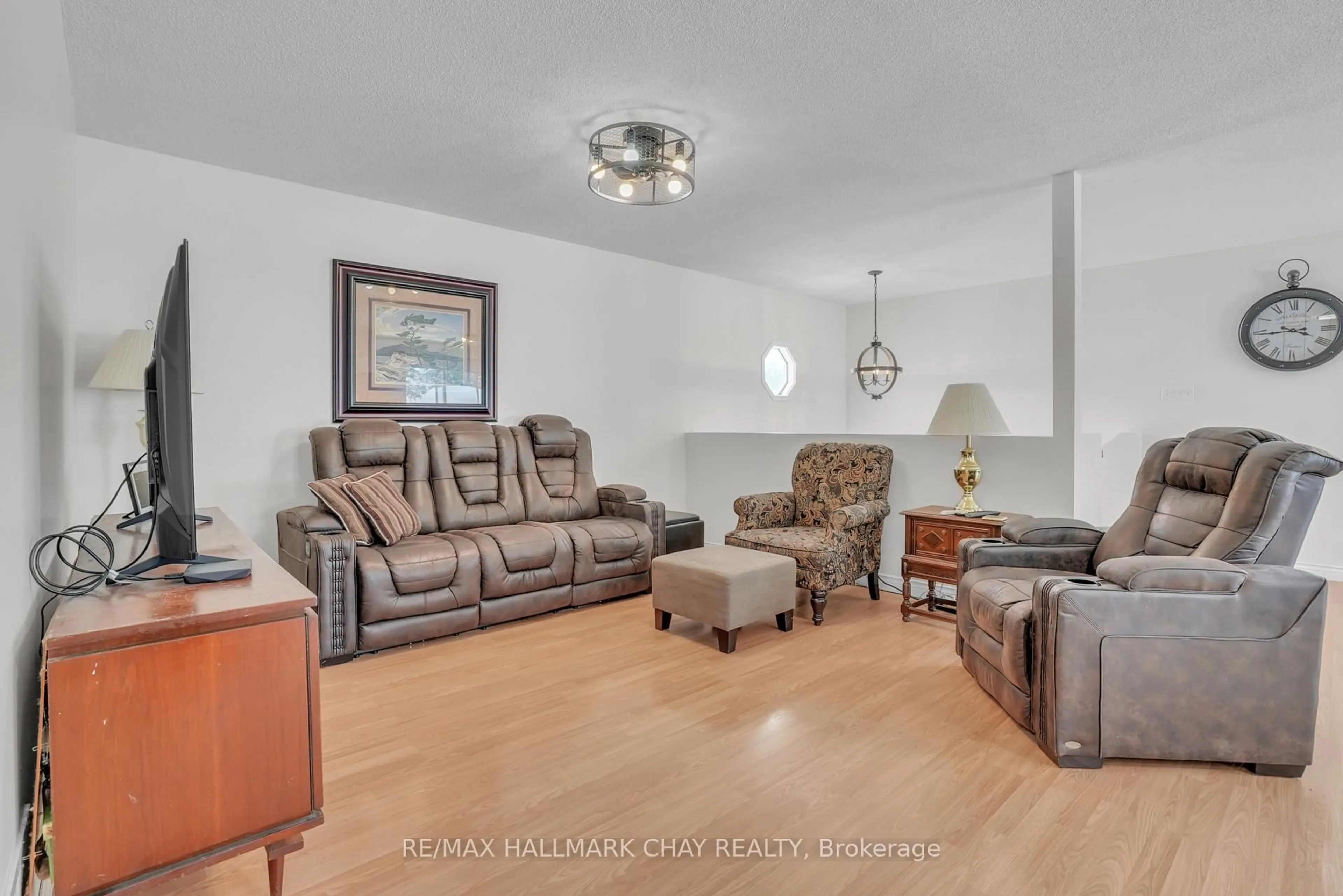 Living room with furniture, unknown for 149 Osborne St, Tay Ontario L0K 2A0