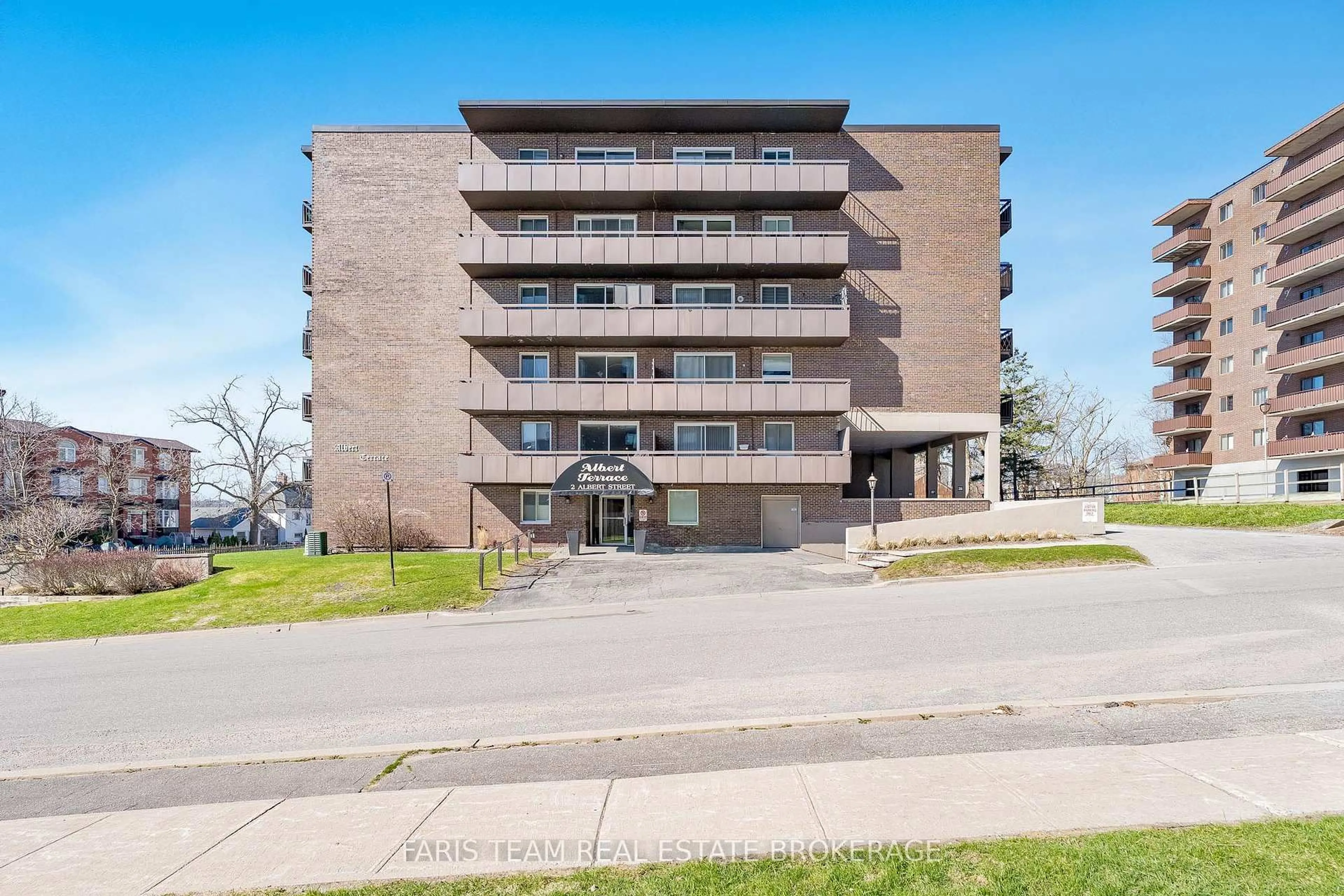 Unknown for 2 Albert St #48, Barrie Ontario L4M 3S4