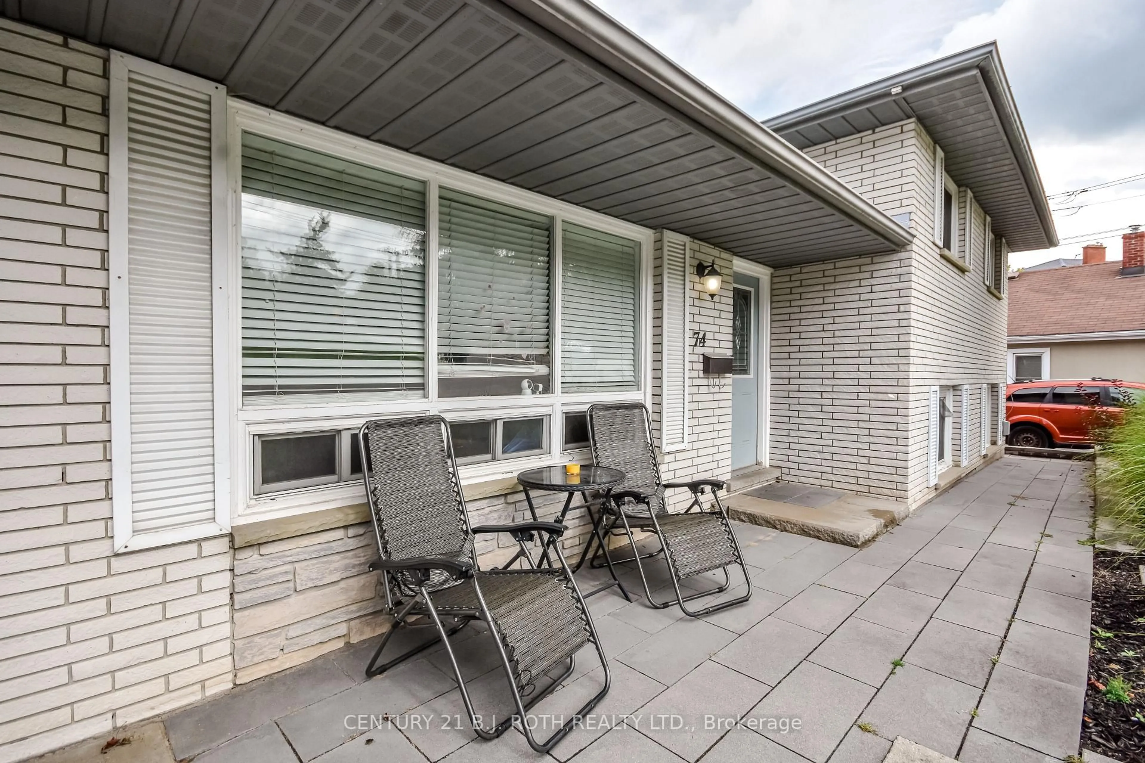 Patio, street for 74 Baldwin Lane, Barrie Ontario L4N 2W3