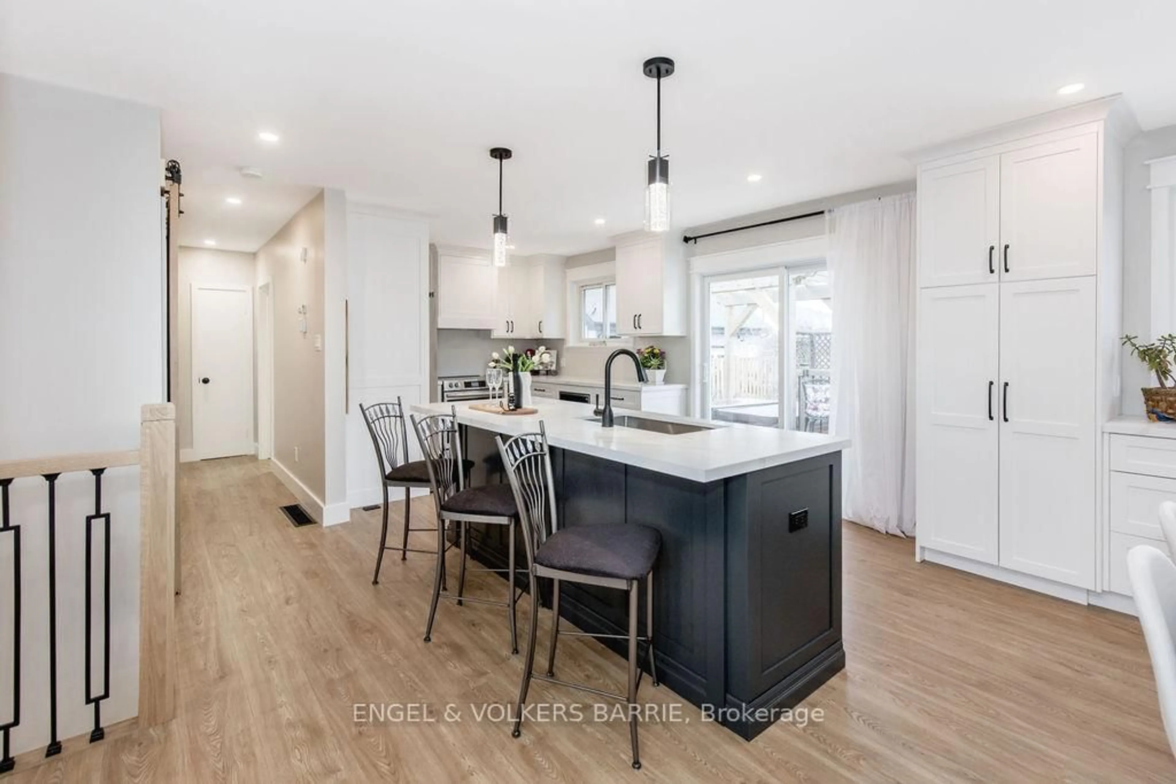 Open concept kitchen, unknown for 68 Ottaway Ave, Barrie Ontario L4M 2X2