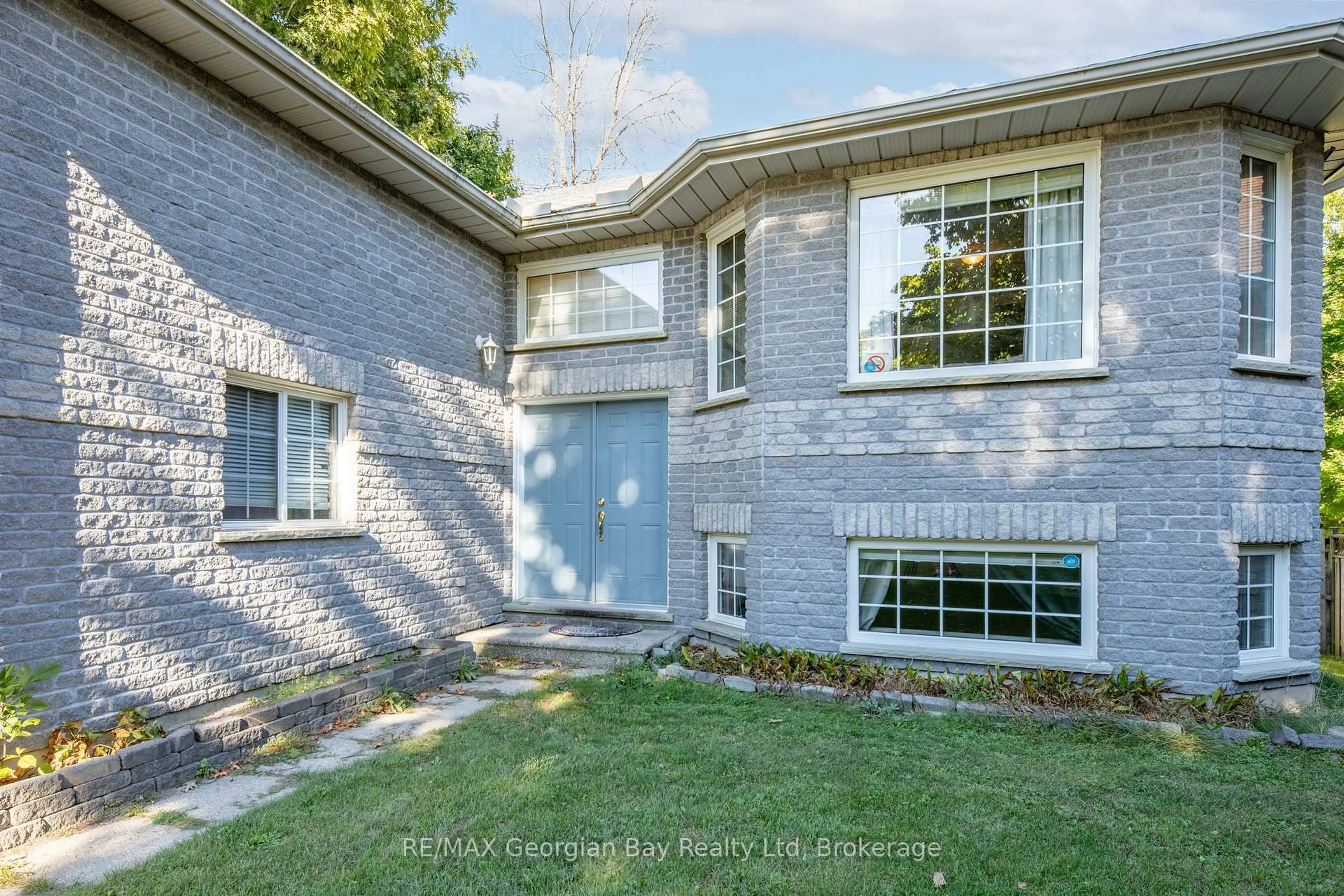 Home with brick exterior material, street for 477 ALBERT St, Tay Ontario L0K 2A0