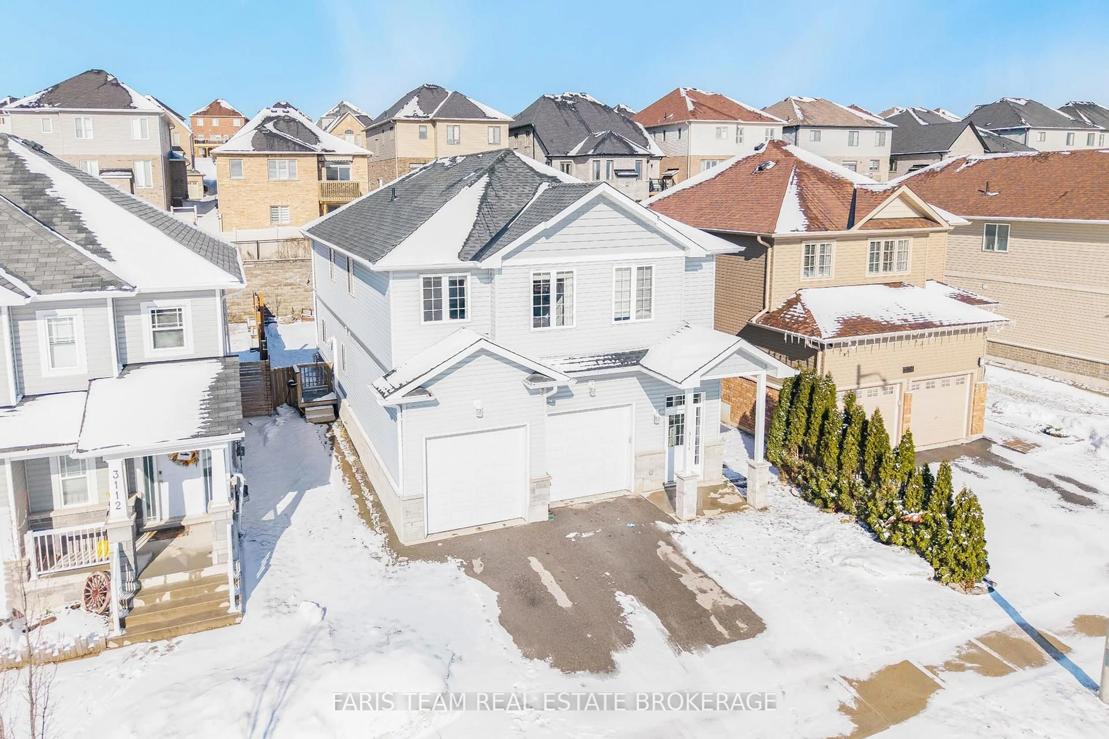 A pic from outside/outdoor area/front of a property/back of a property/a pic from drone, street for 3114 Emperor Dr, Orillia Ontario L3V 0G4