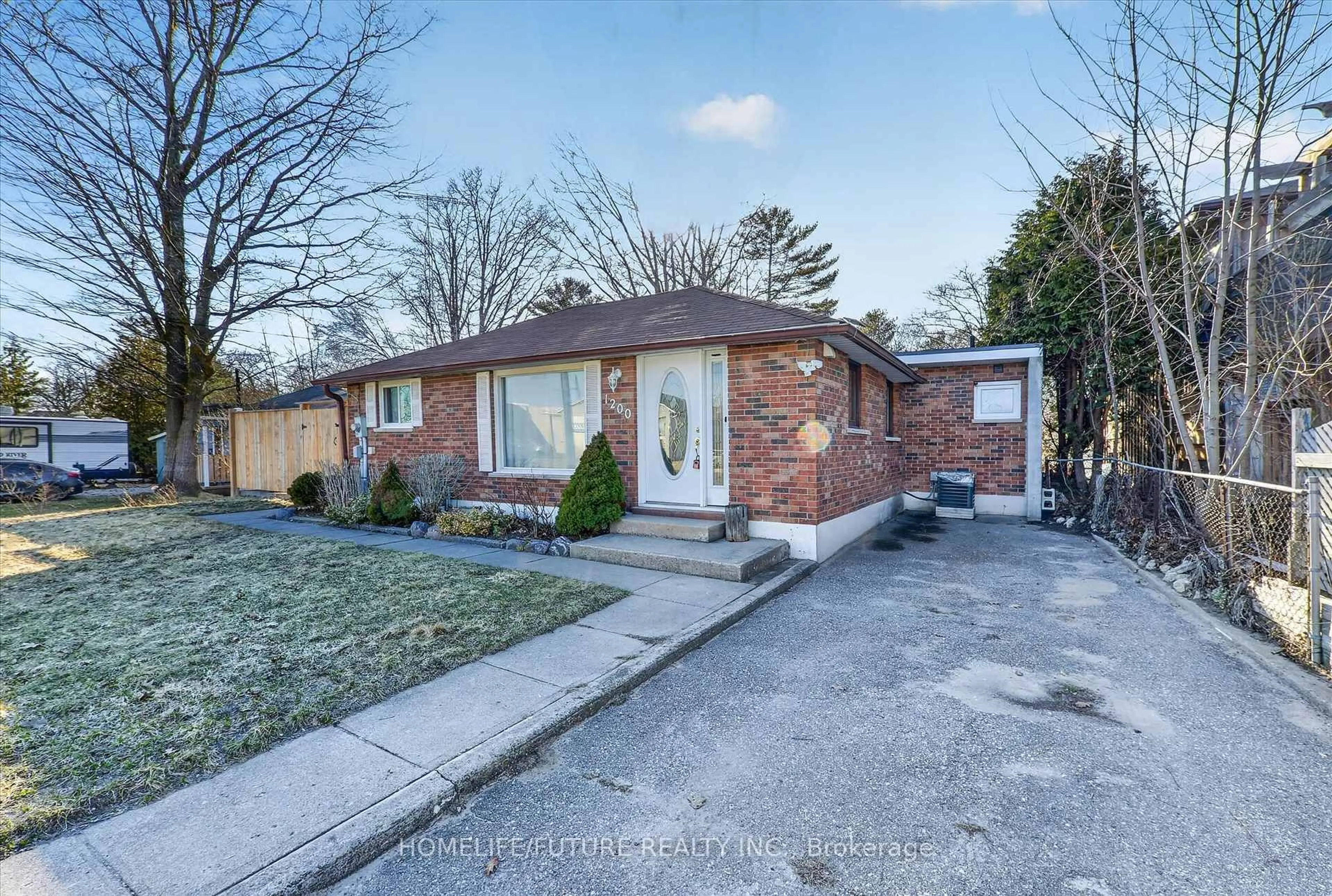 Home with brick exterior material, street for 1200 Mosley St, Wasaga Beach Ontario L9Z 2E7