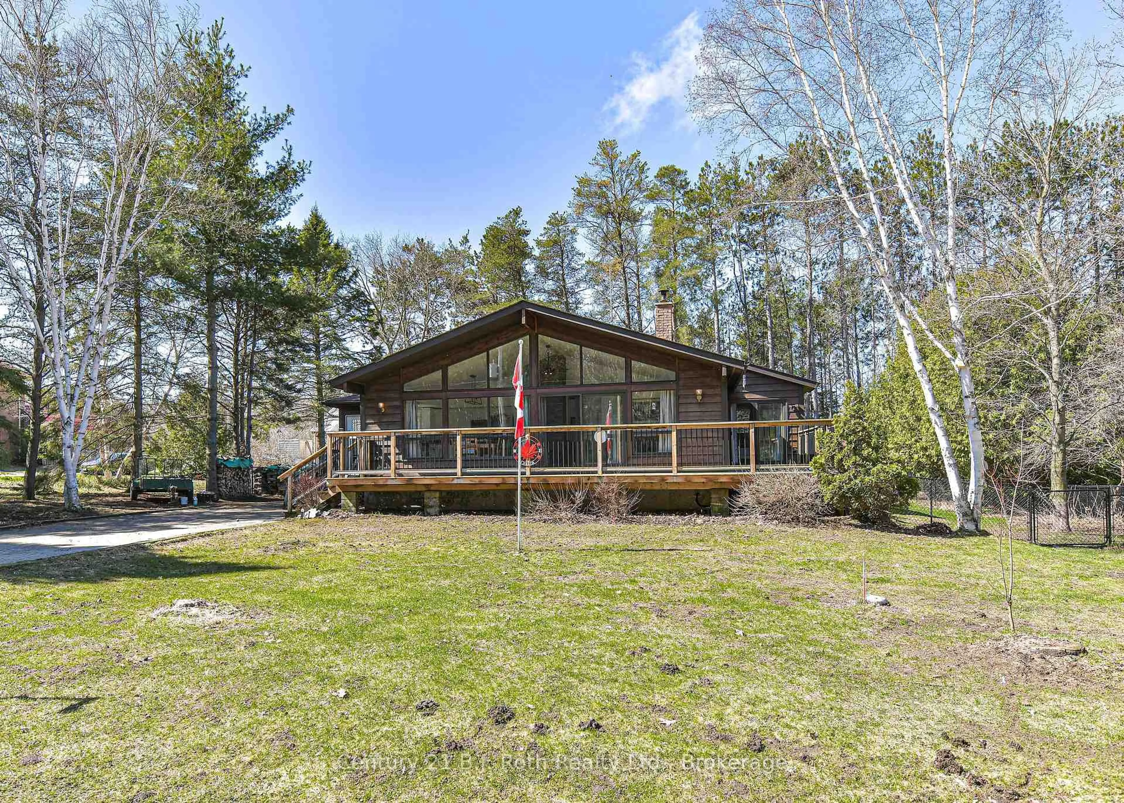A pic from outside/outdoor area/front of a property/back of a property/a pic from drone, water/lake/river/ocean view for 2352 Reeves Rd, Tay Ontario L0K 2A0
