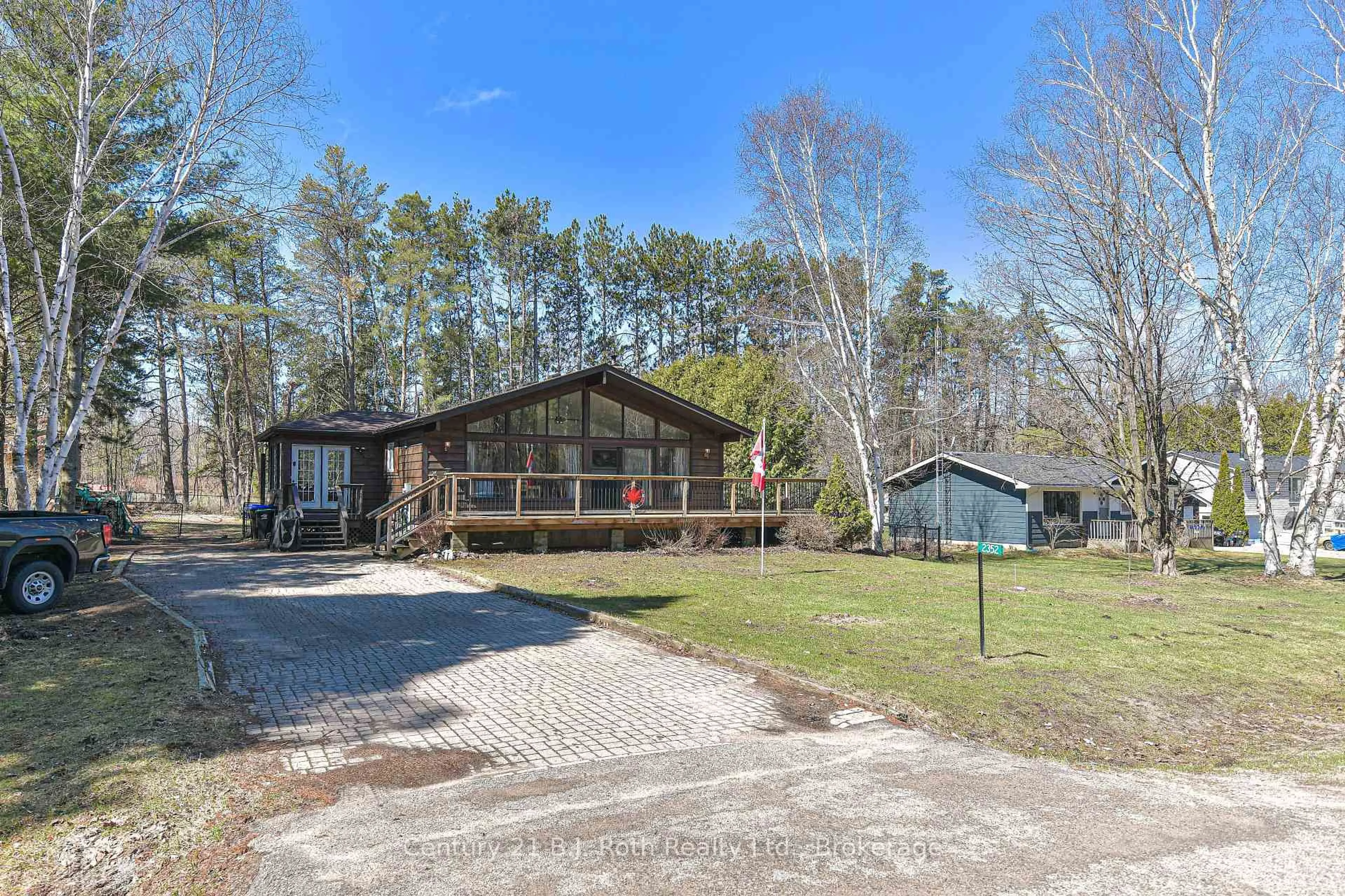 A pic from outside/outdoor area/front of a property/back of a property/a pic from drone, water/lake/river/ocean view for 2352 Reeves Rd, Tay Ontario L0K 2A0