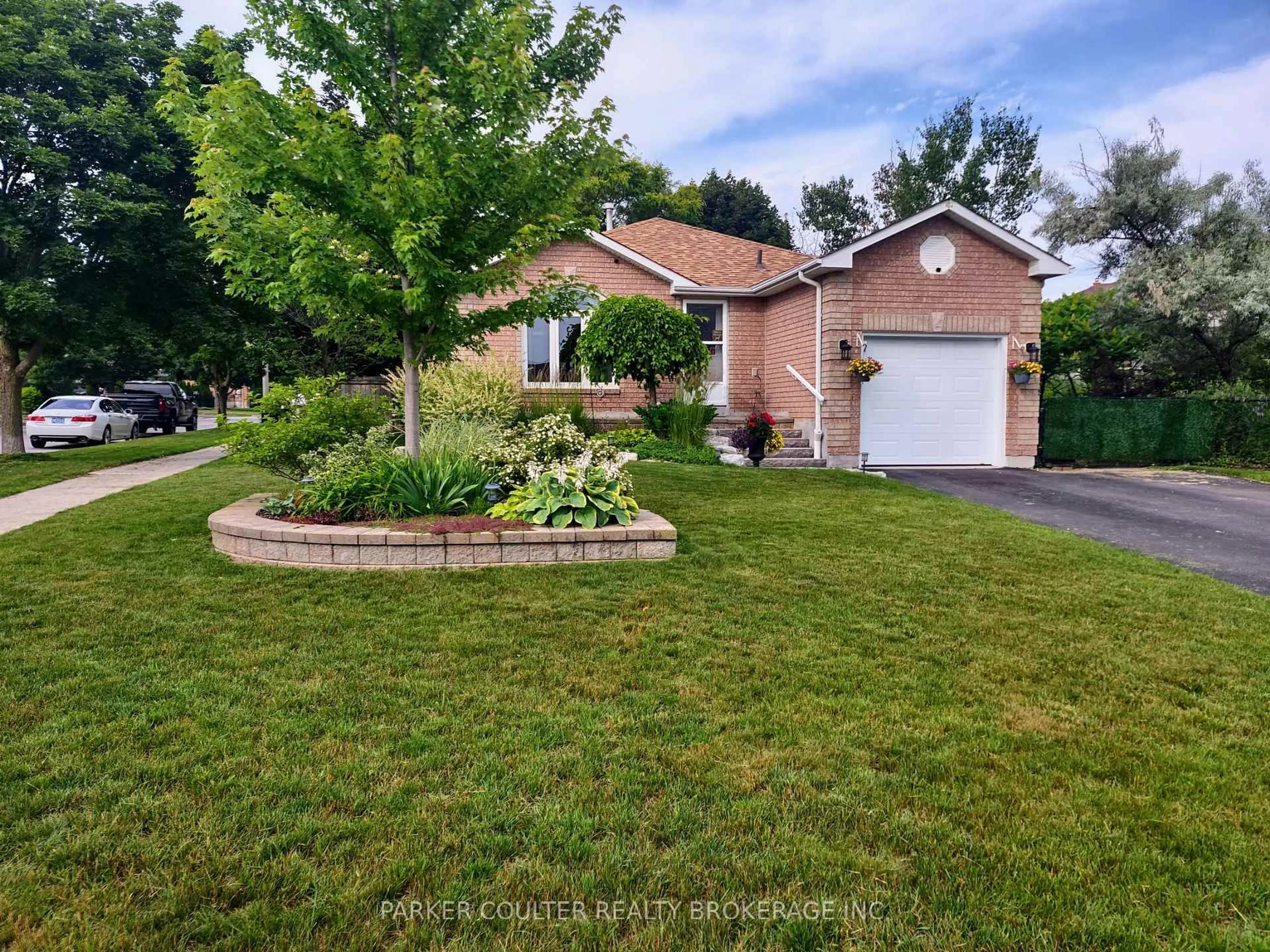 Home with brick exterior material, street for 2 Waddington Cres, Barrie Ontario L4N 8C8